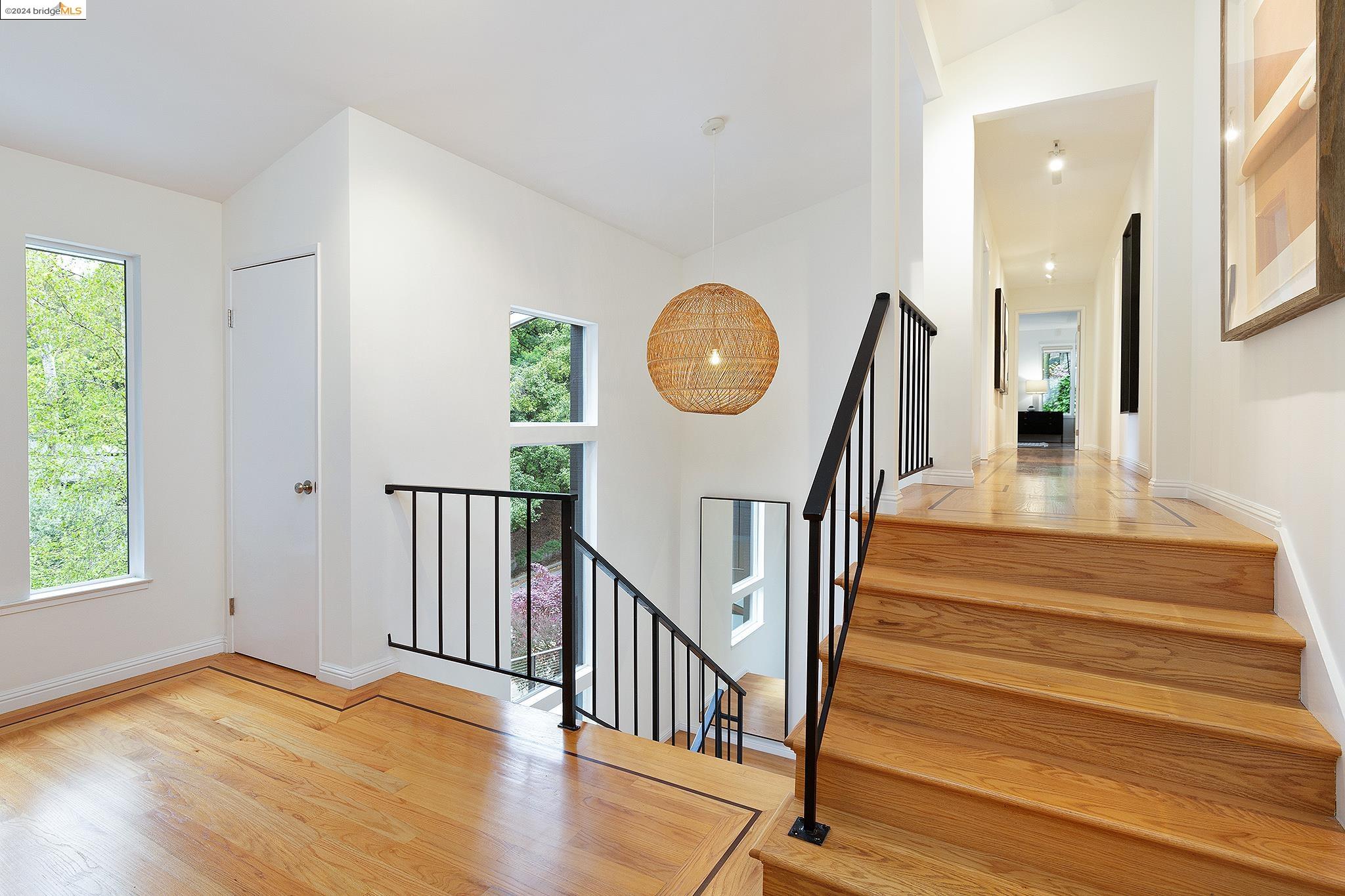 1735 Trestle Glen Rd