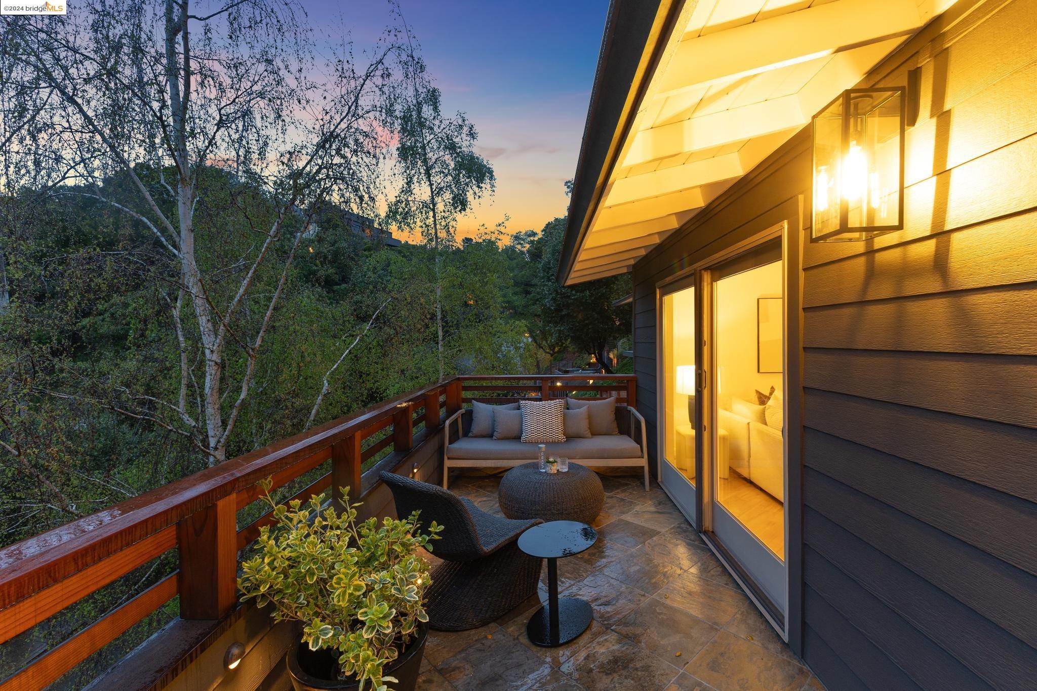 1735 Trestle Glen Rd