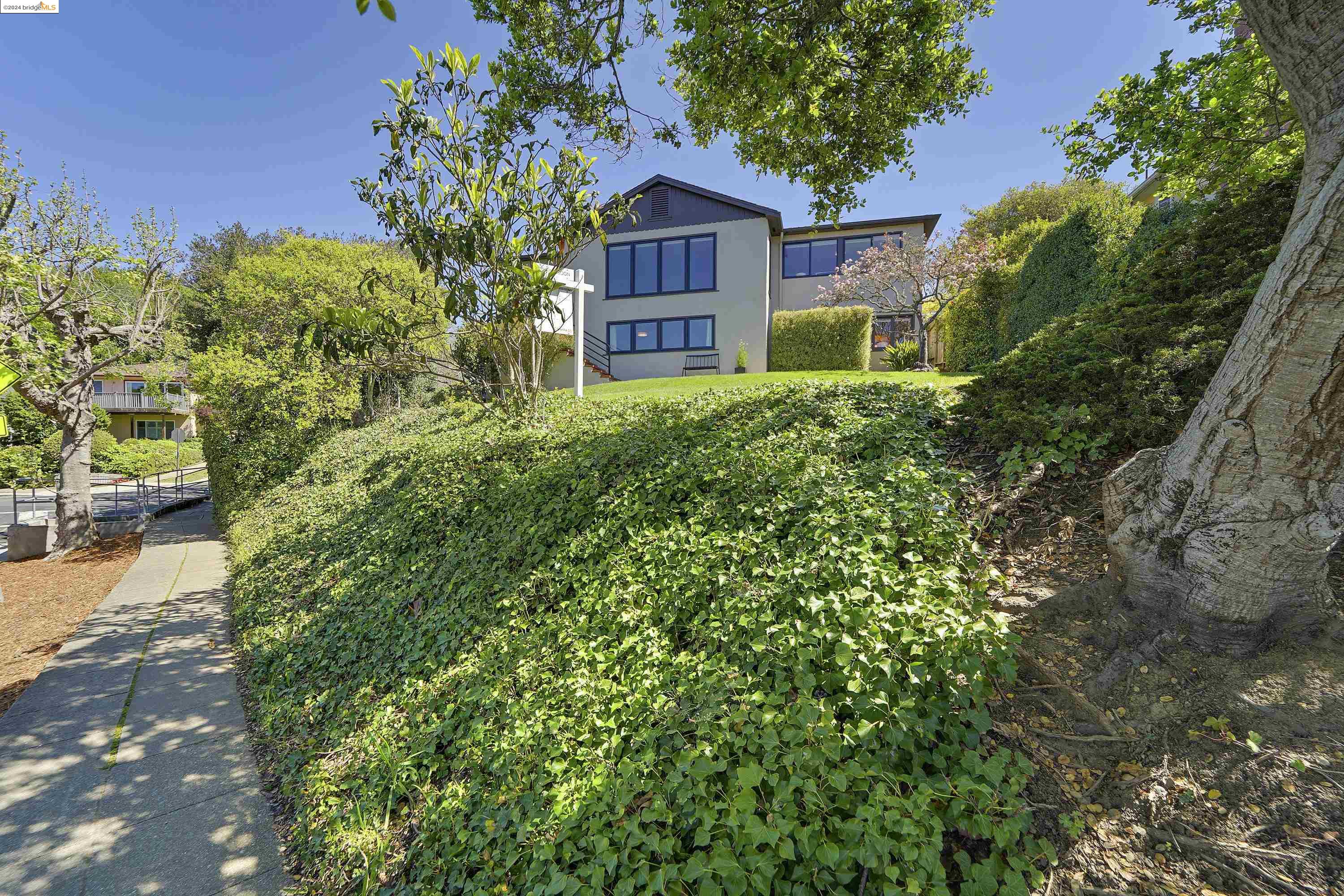 205 Arlington Ave.
