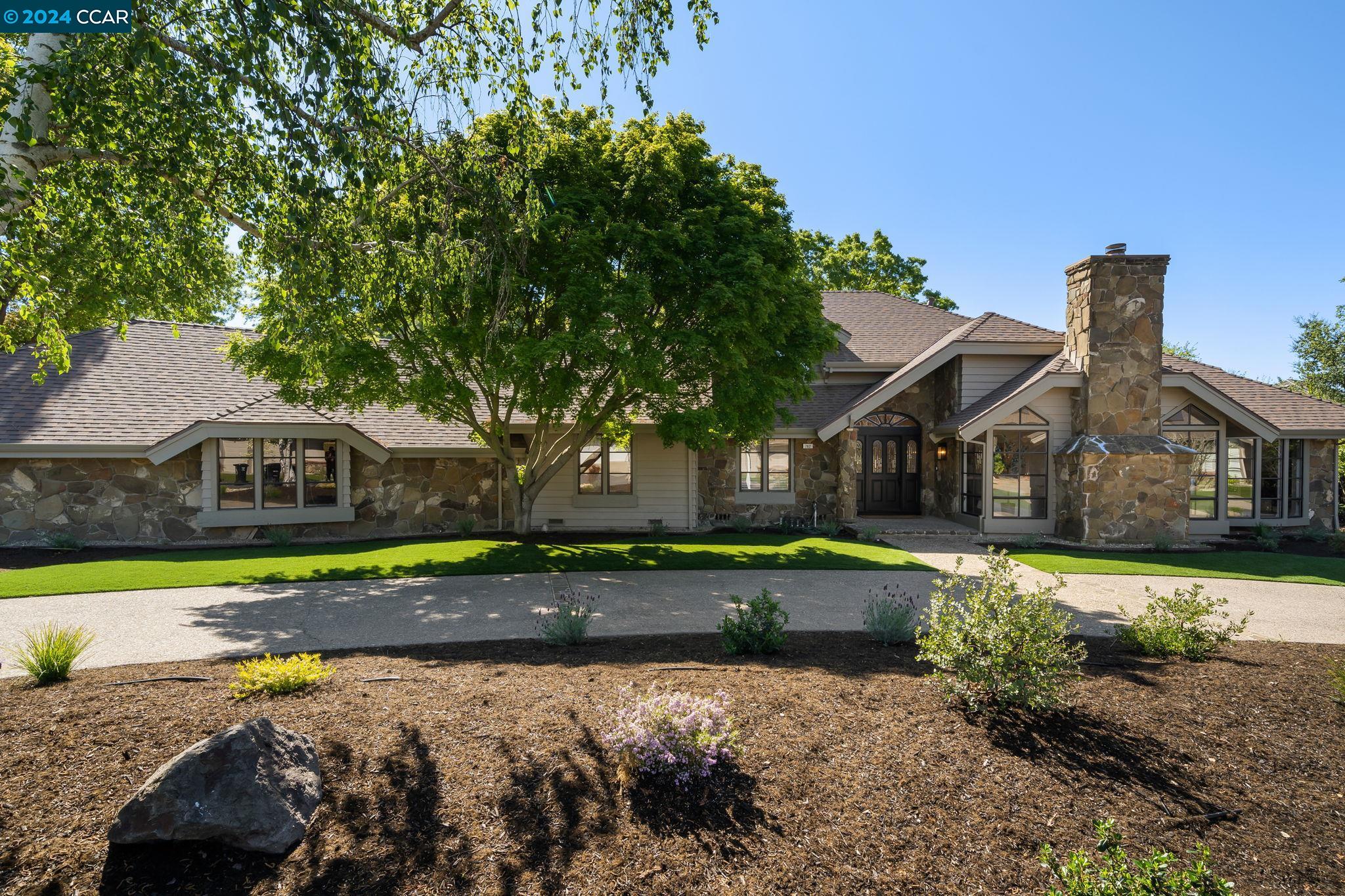 762 Fair Oaks Drive
