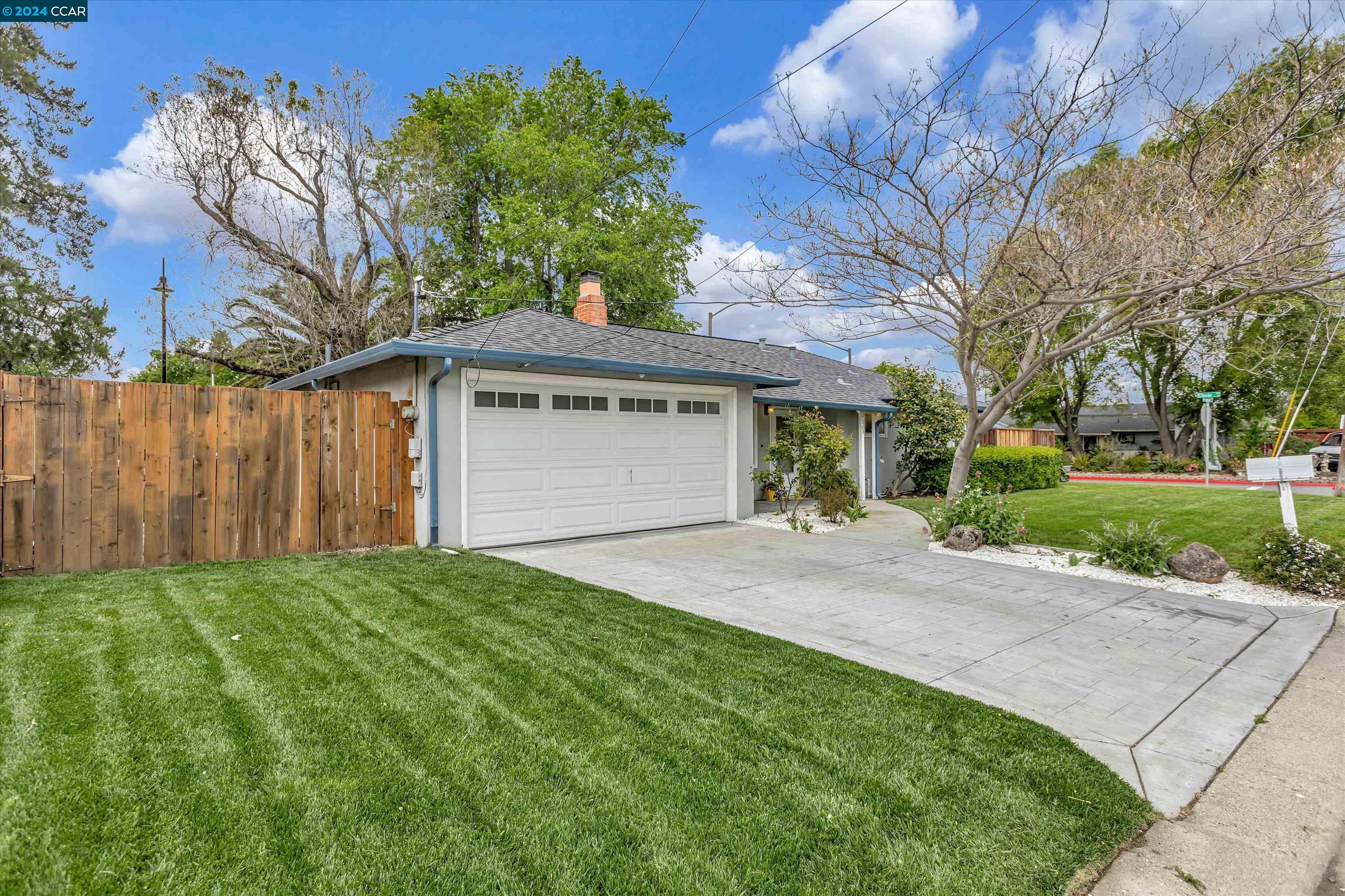 2468 Geraldine Dr