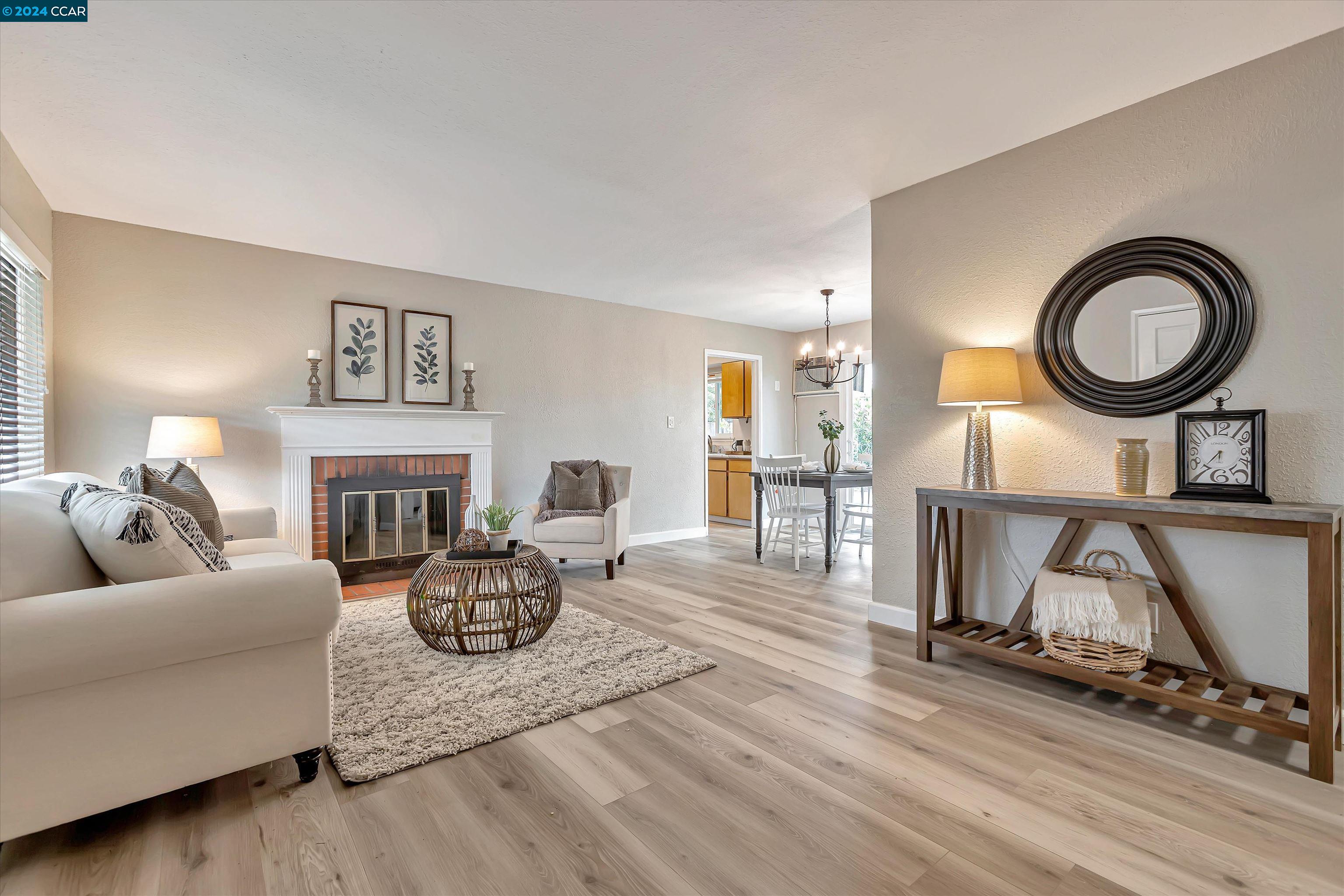 2468 Geraldine Dr