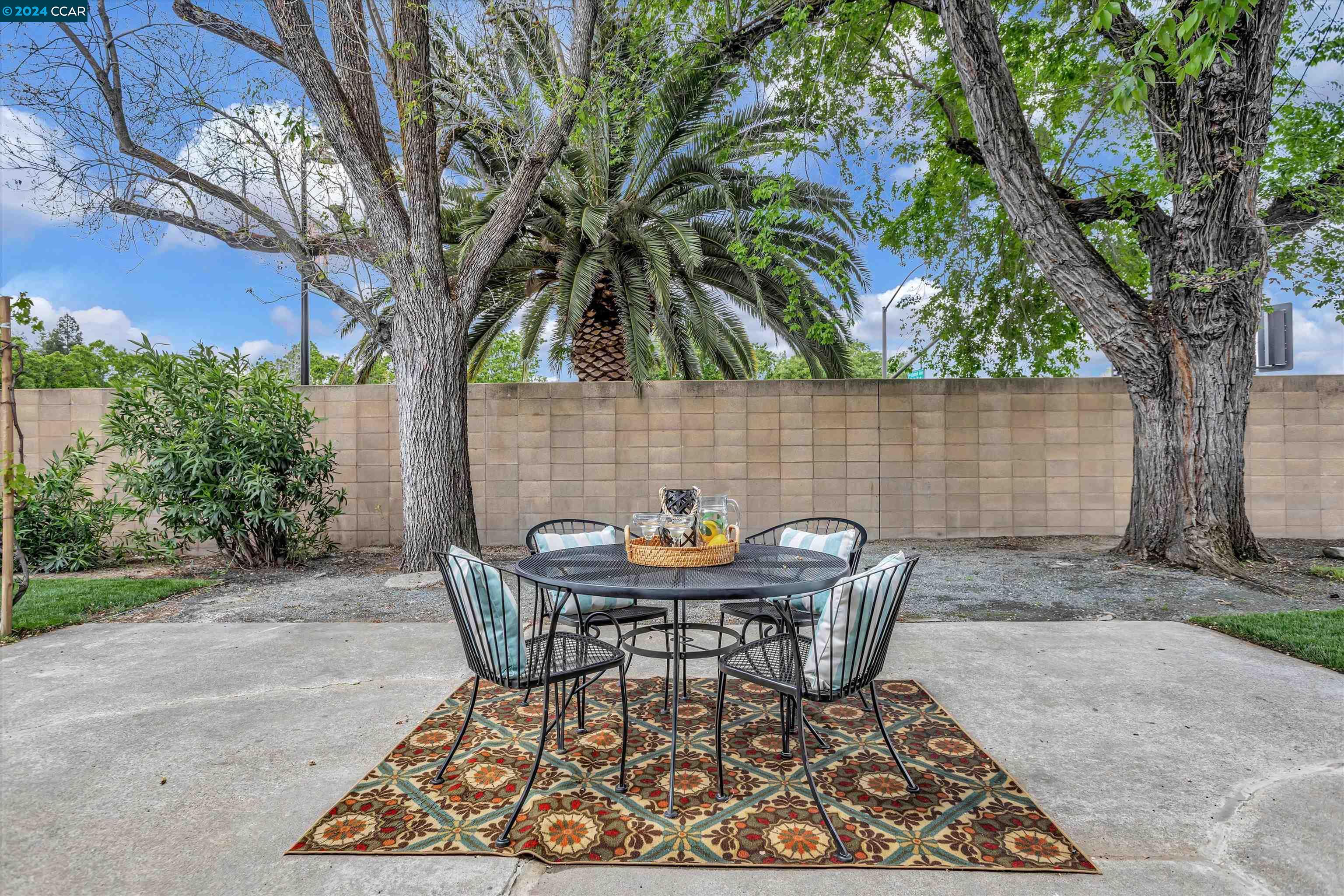 2468 Geraldine Dr