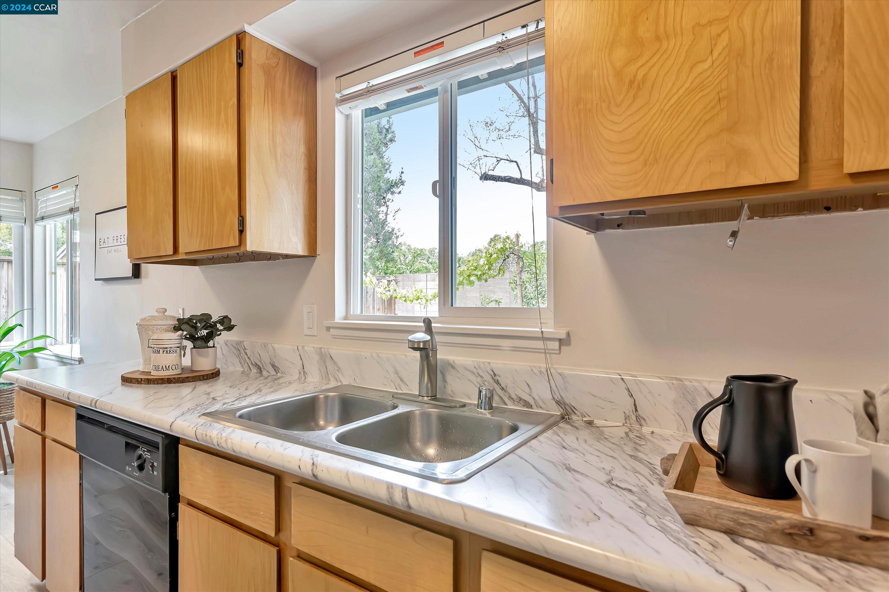 2468 Geraldine Dr