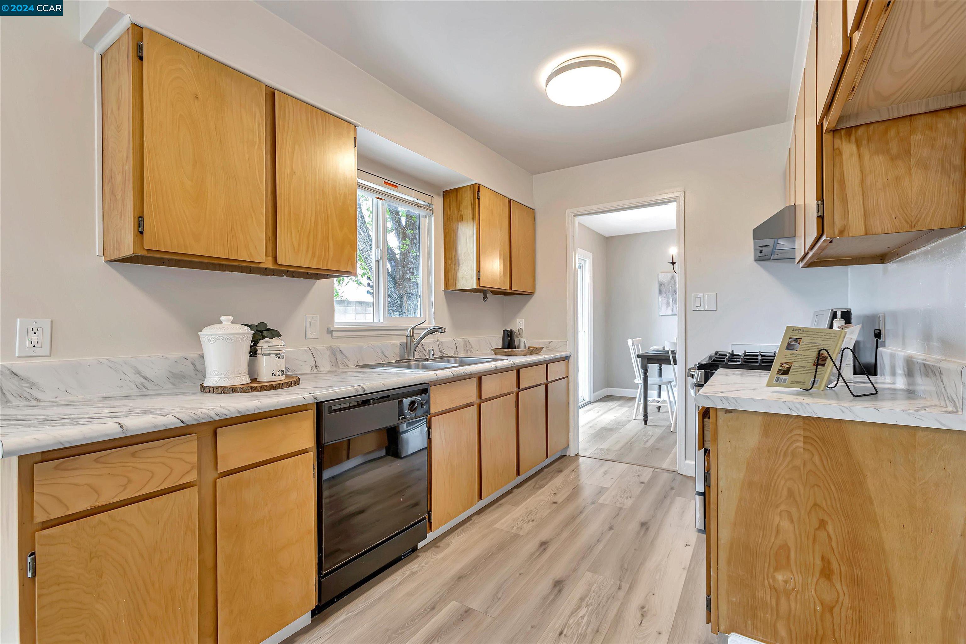 2468 Geraldine Dr