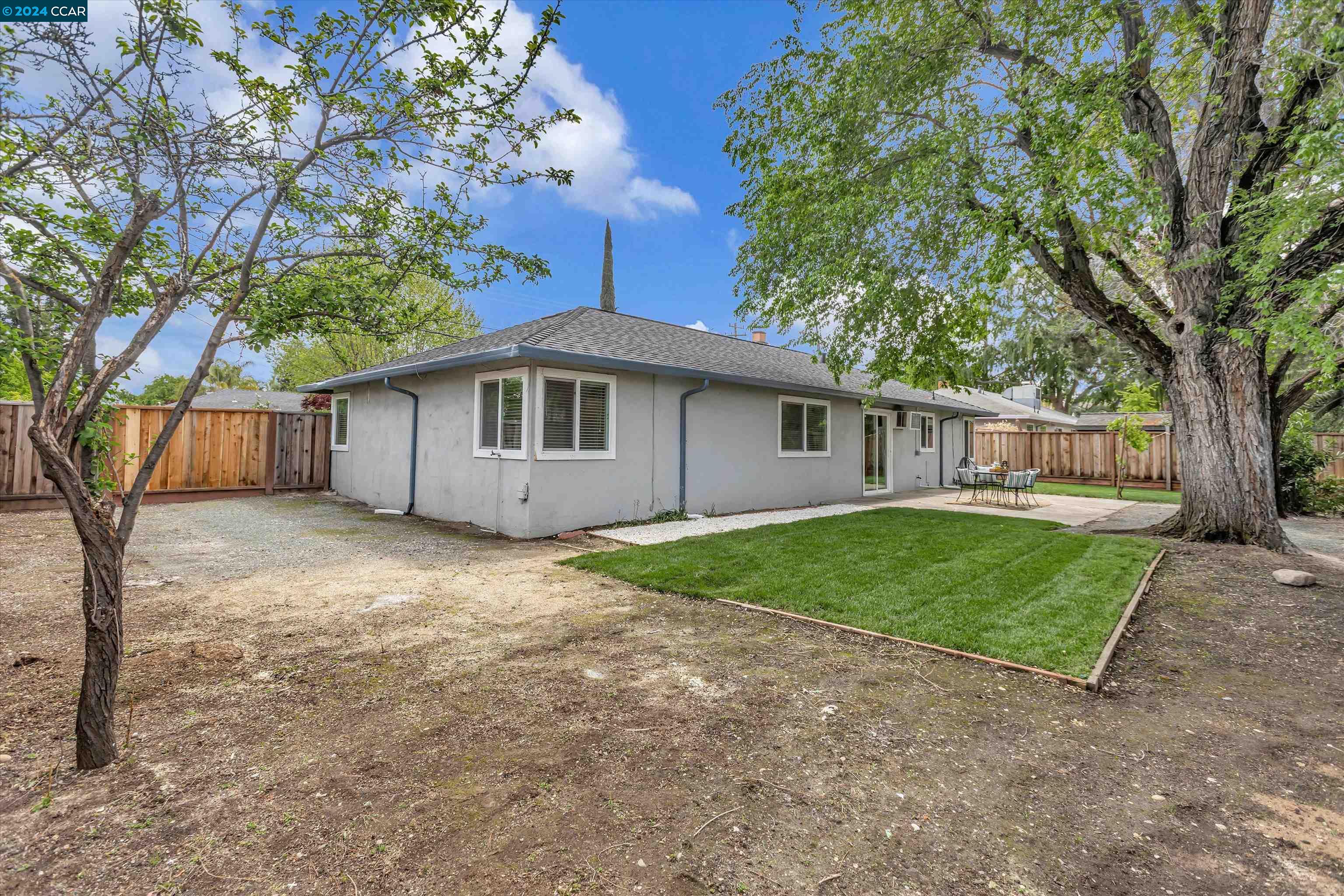2468 Geraldine Dr