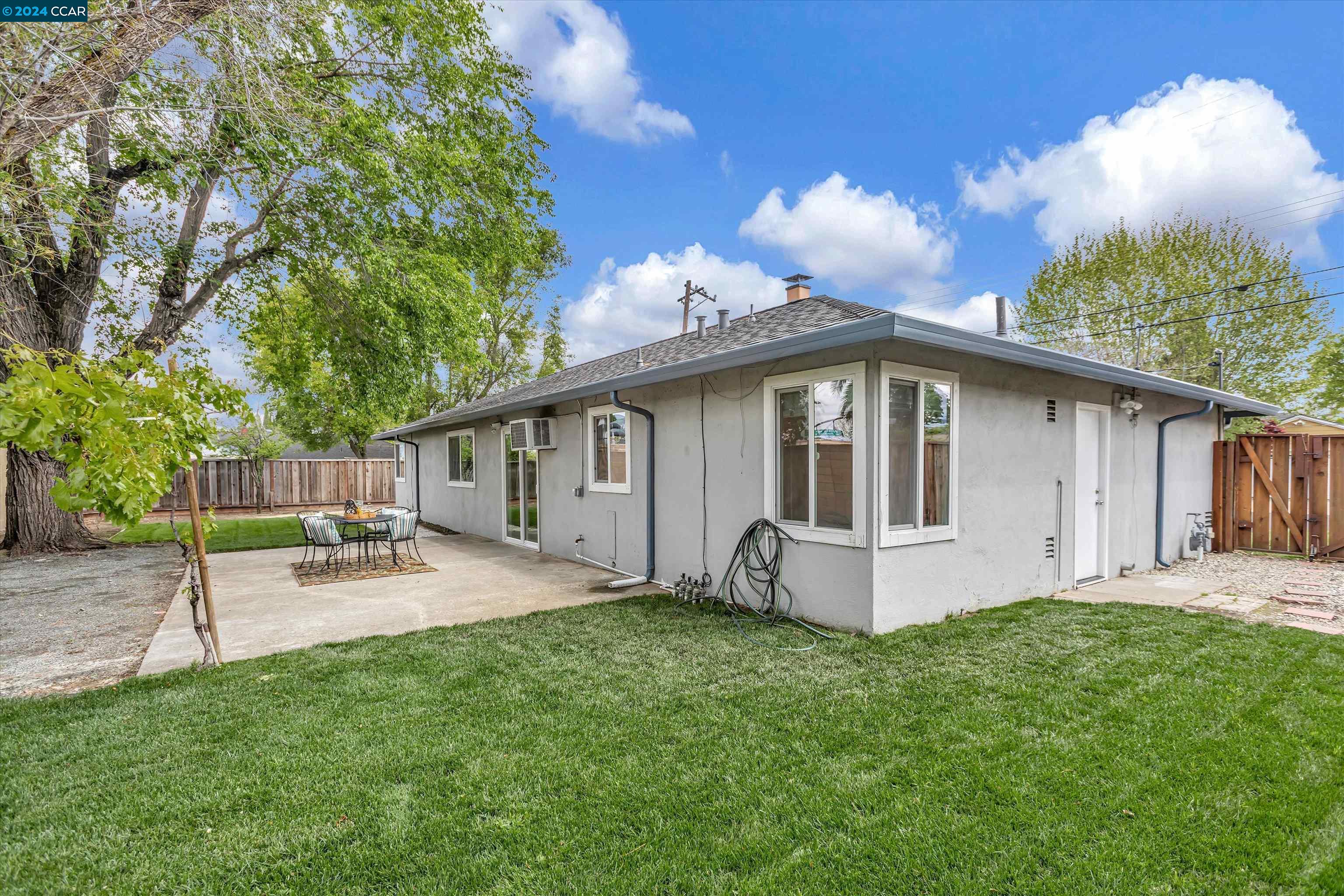 2468 Geraldine Dr