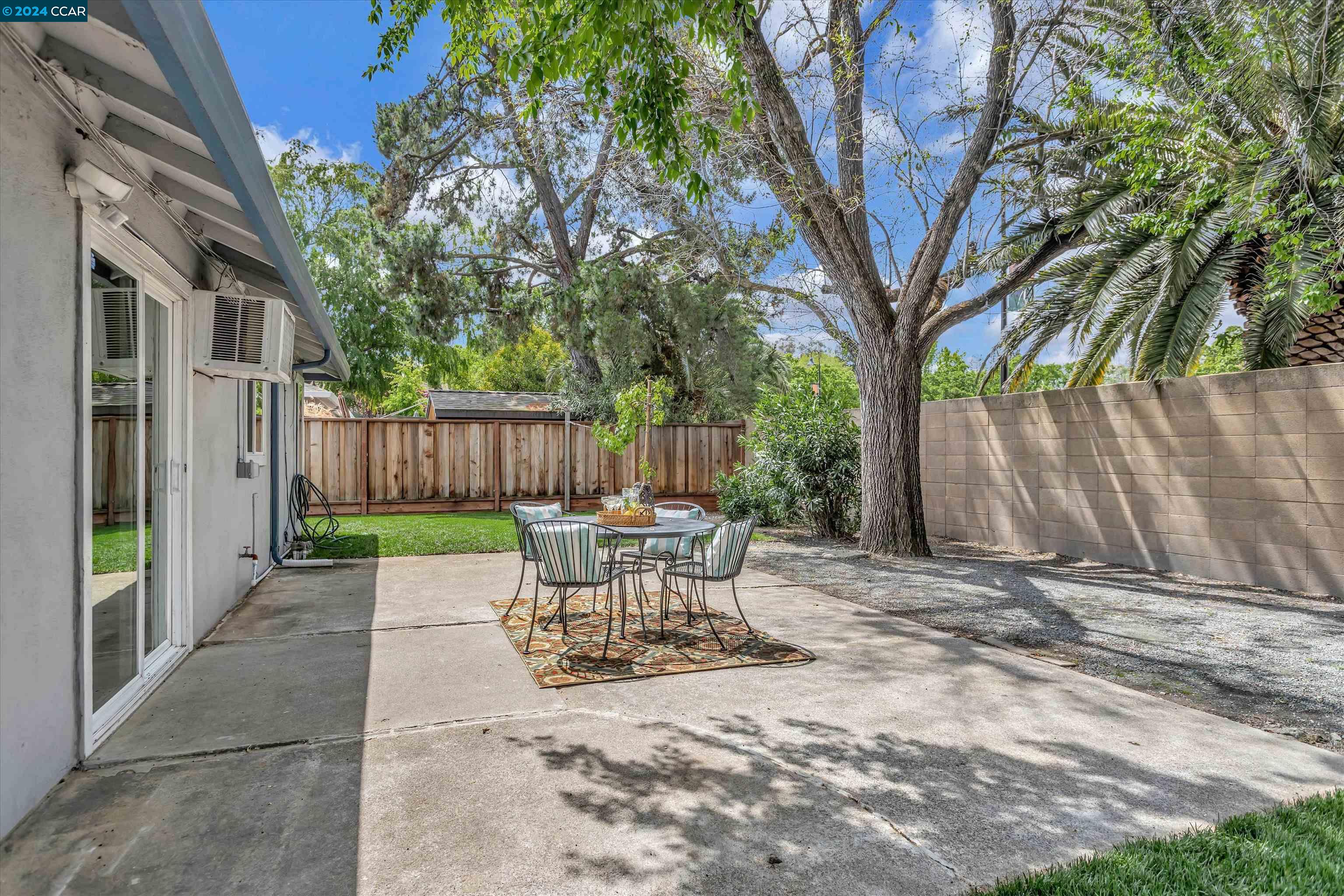 2468 Geraldine Dr