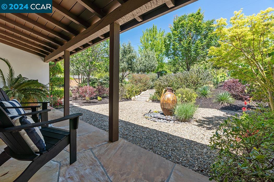 2 Hacienda Cir