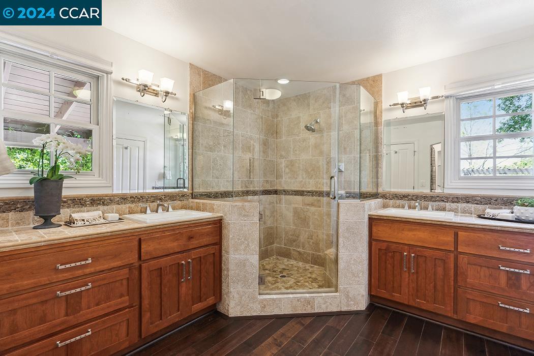 2 Hacienda Cir
