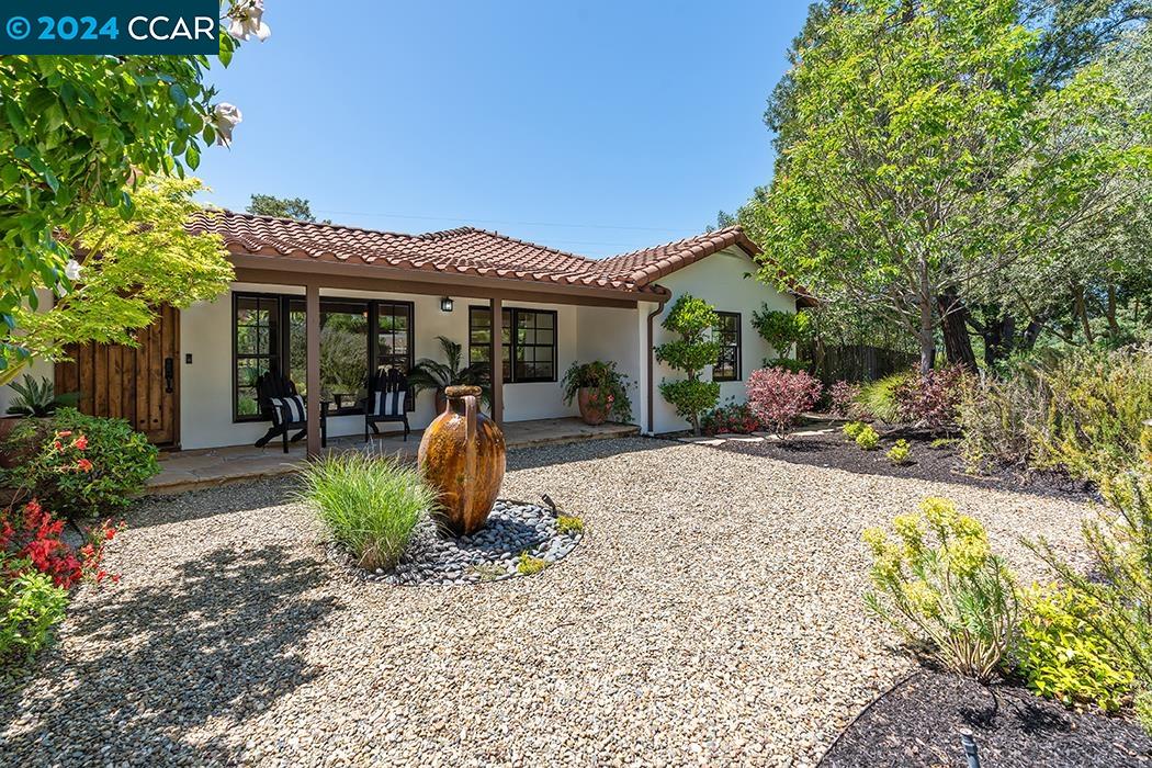 2 Hacienda Cir