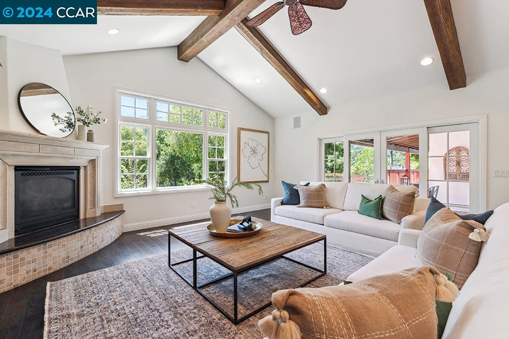 2 Hacienda Cir