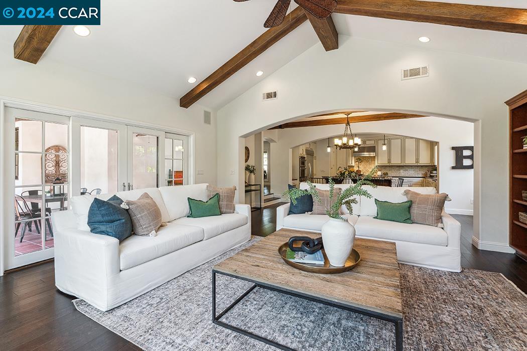 2 Hacienda Cir