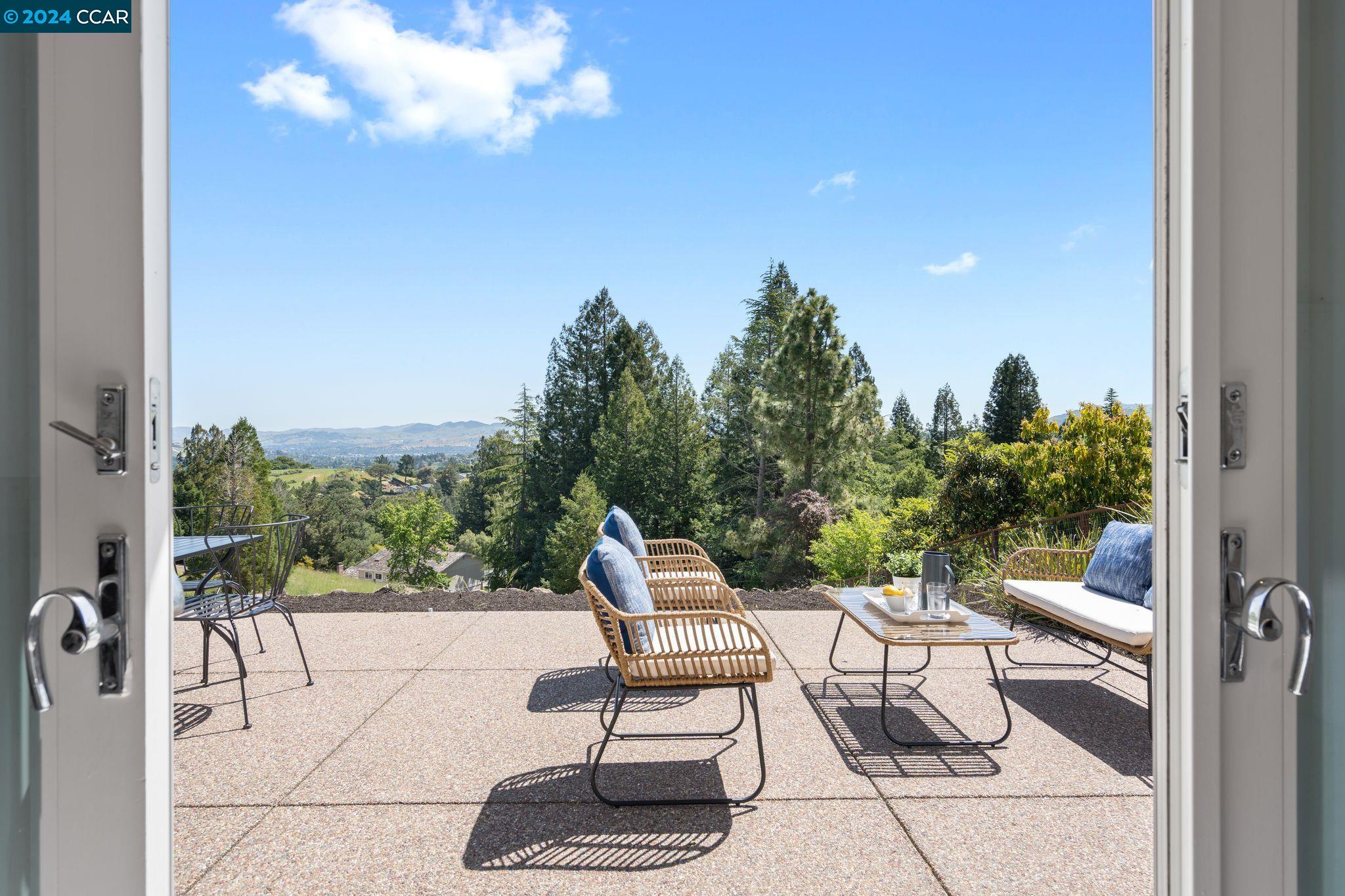 251 Calle La Montana