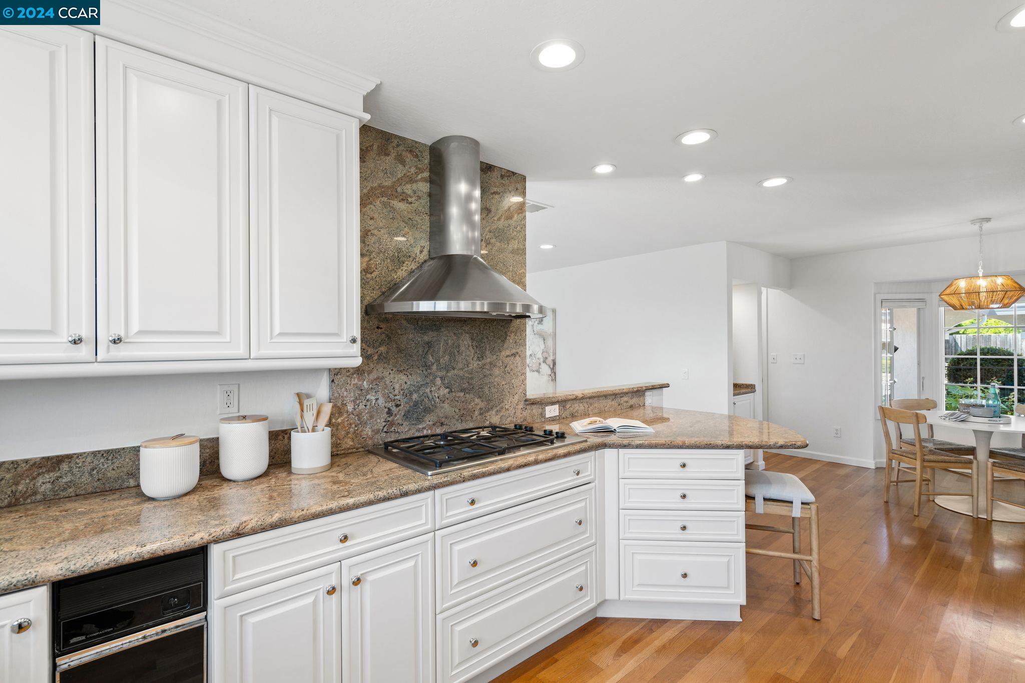 251 Calle La Montana