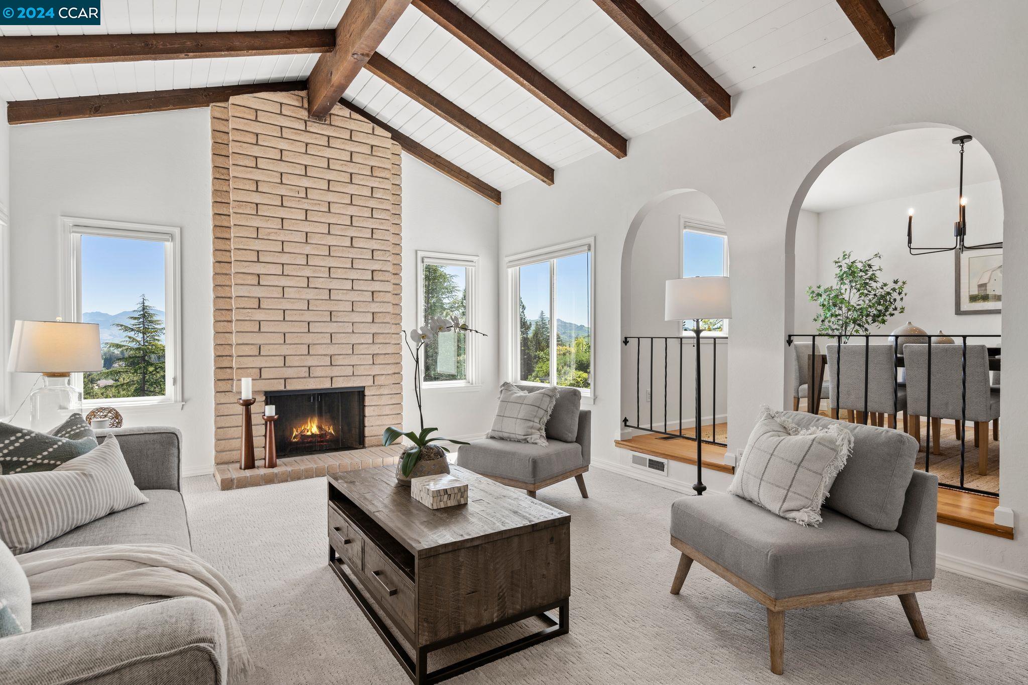 251 Calle La Montana