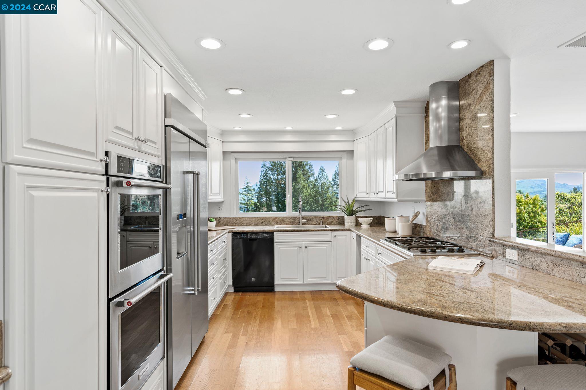 251 Calle La Montana