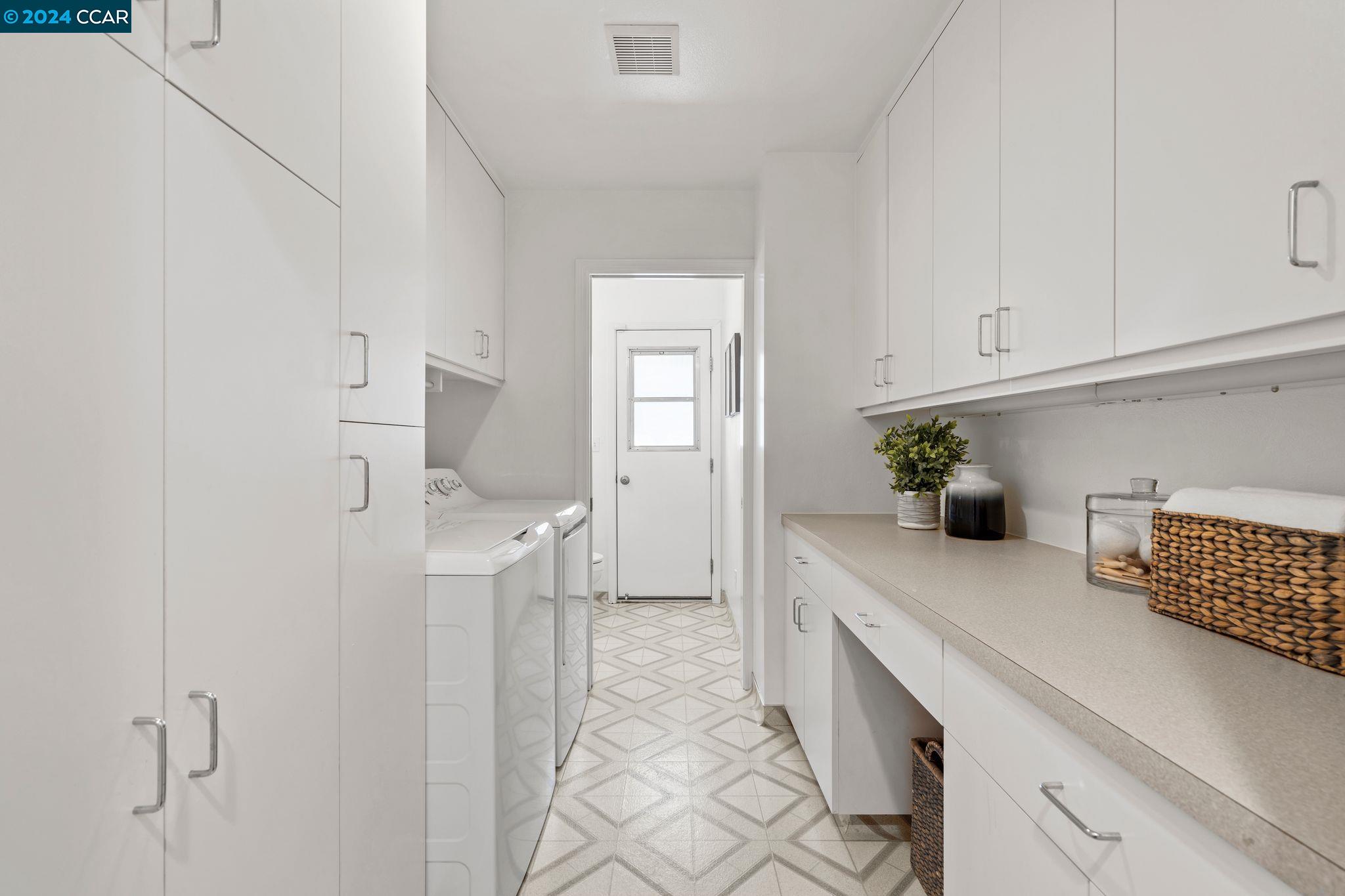 251 Calle La Montana