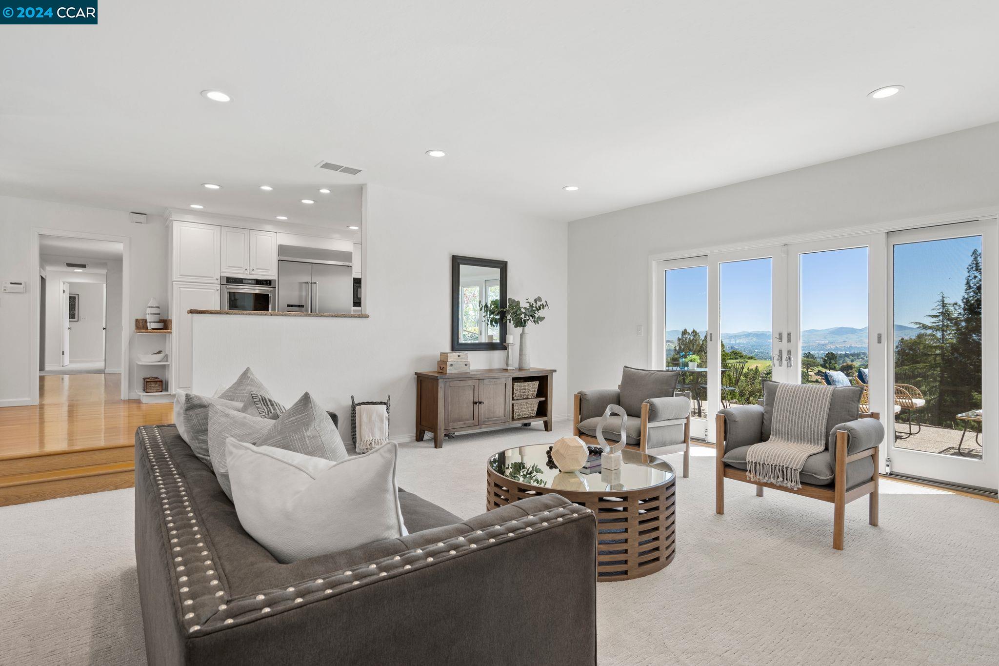 251 Calle La Montana