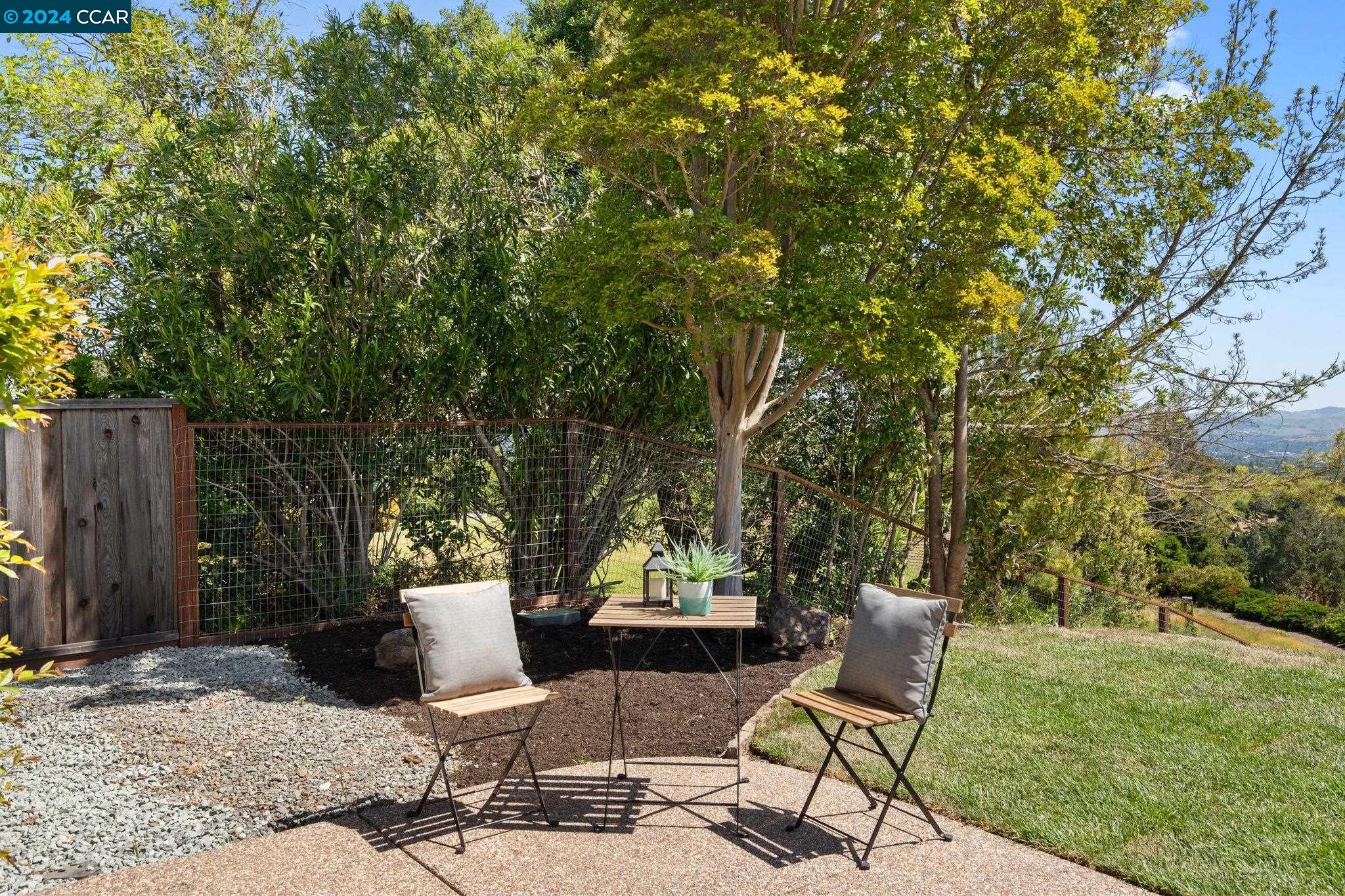 251 Calle La Montana