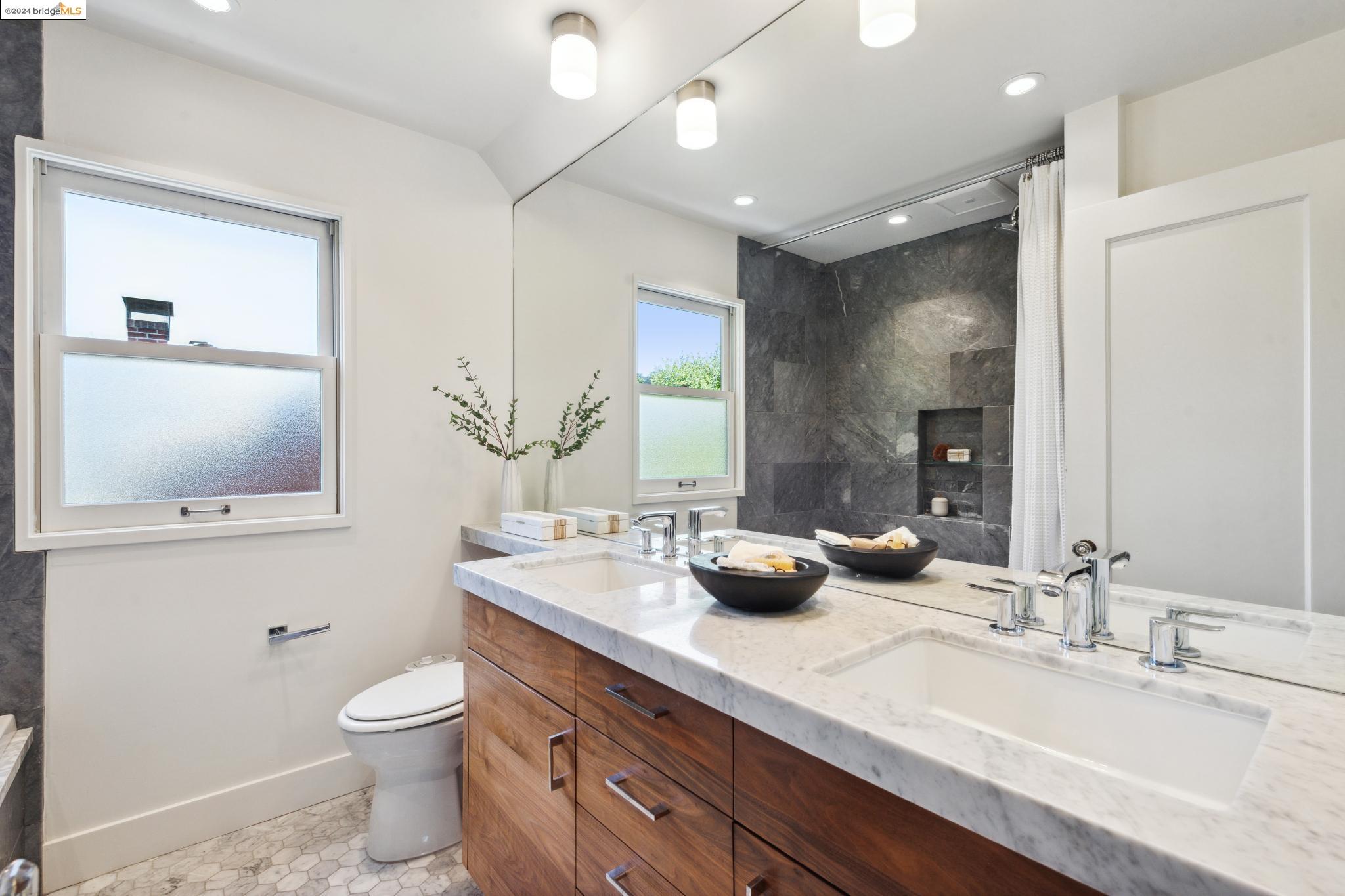 1450 Trestle Glen Rd