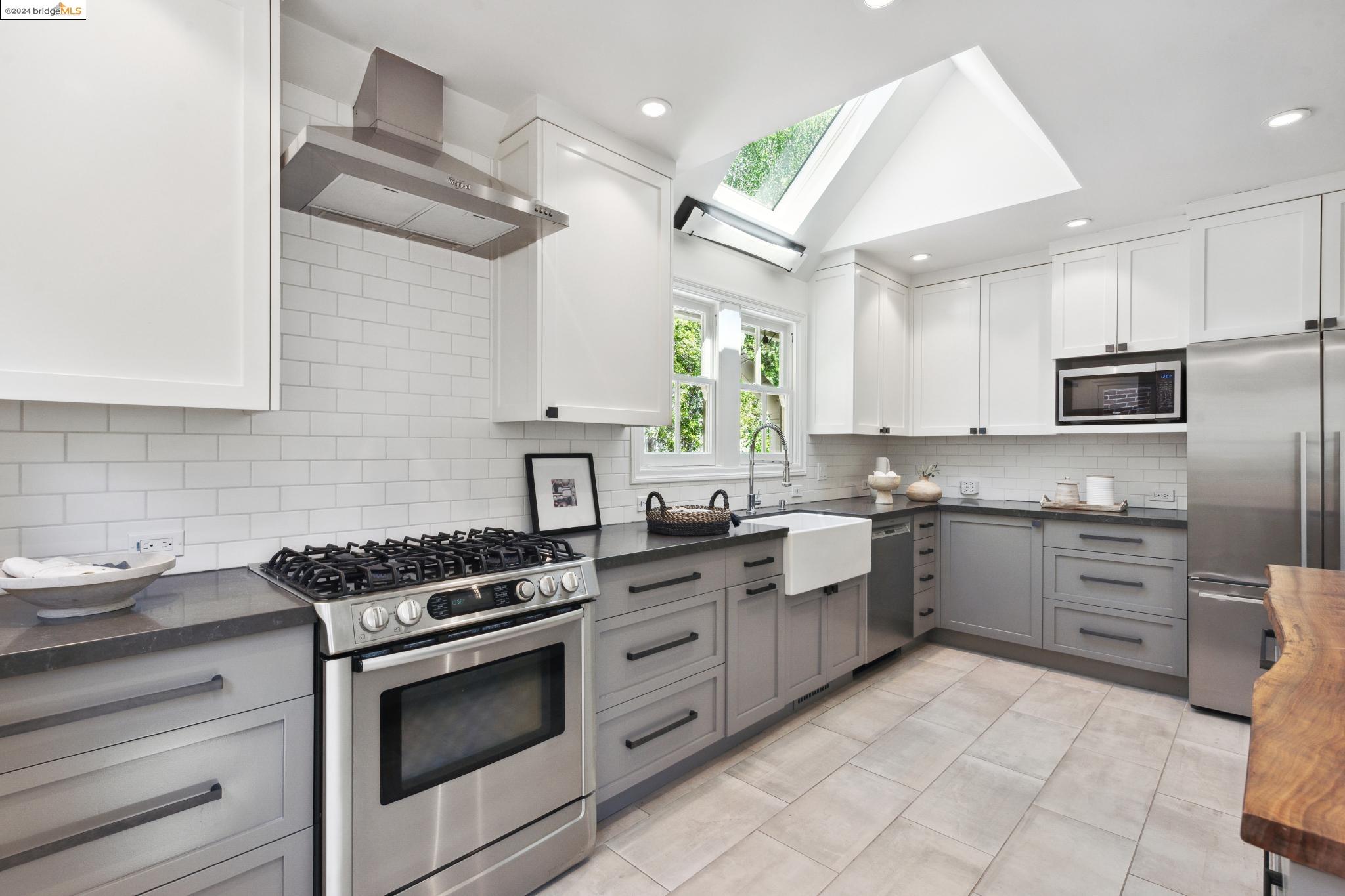 1450 Trestle Glen Rd