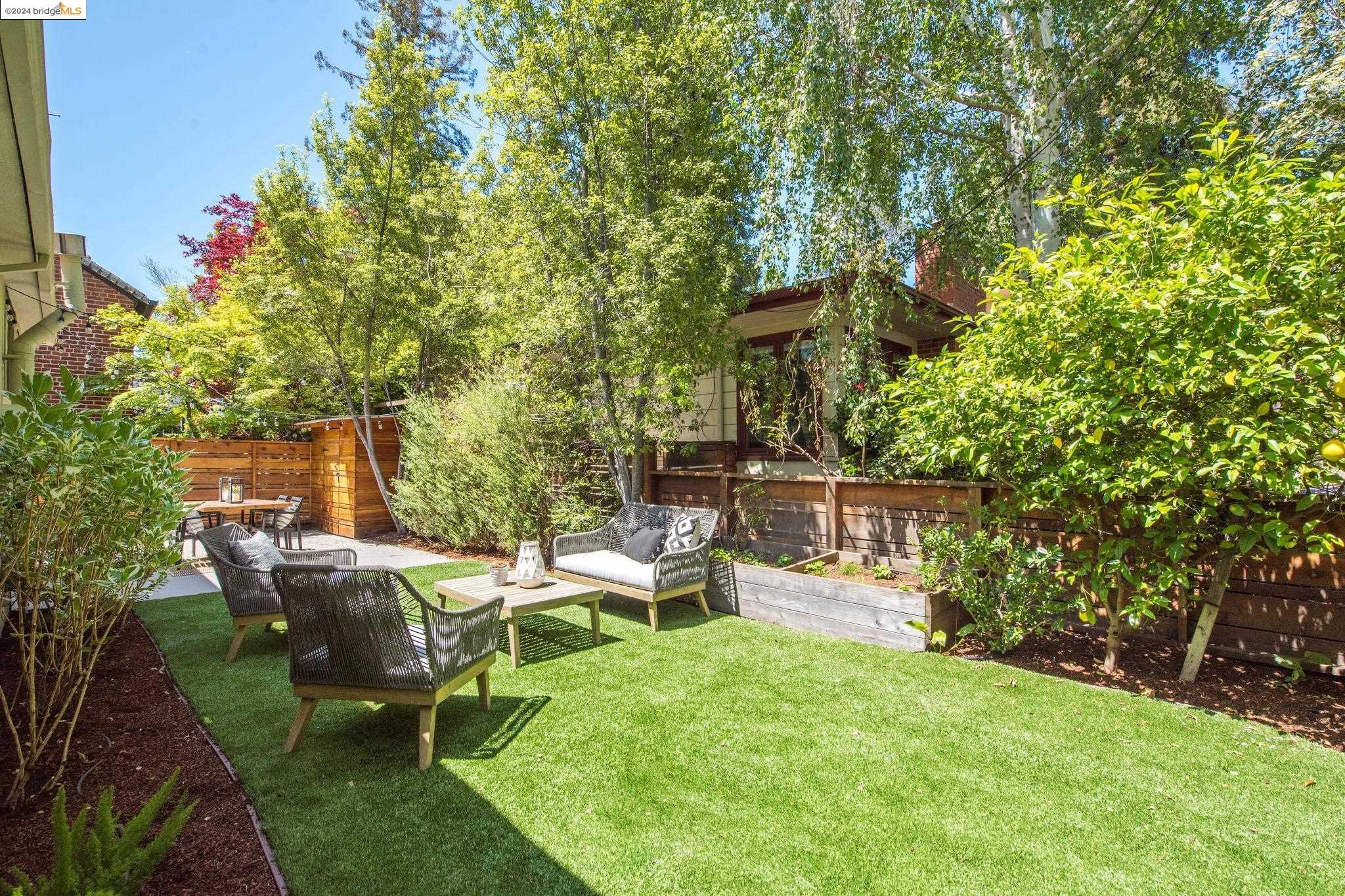 1450 Trestle Glen Rd