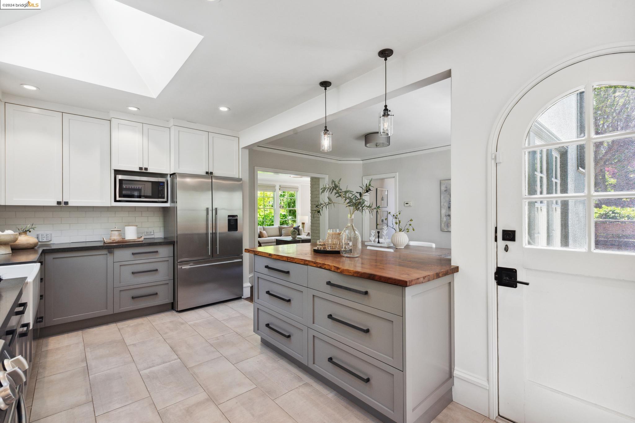 1450 Trestle Glen Rd