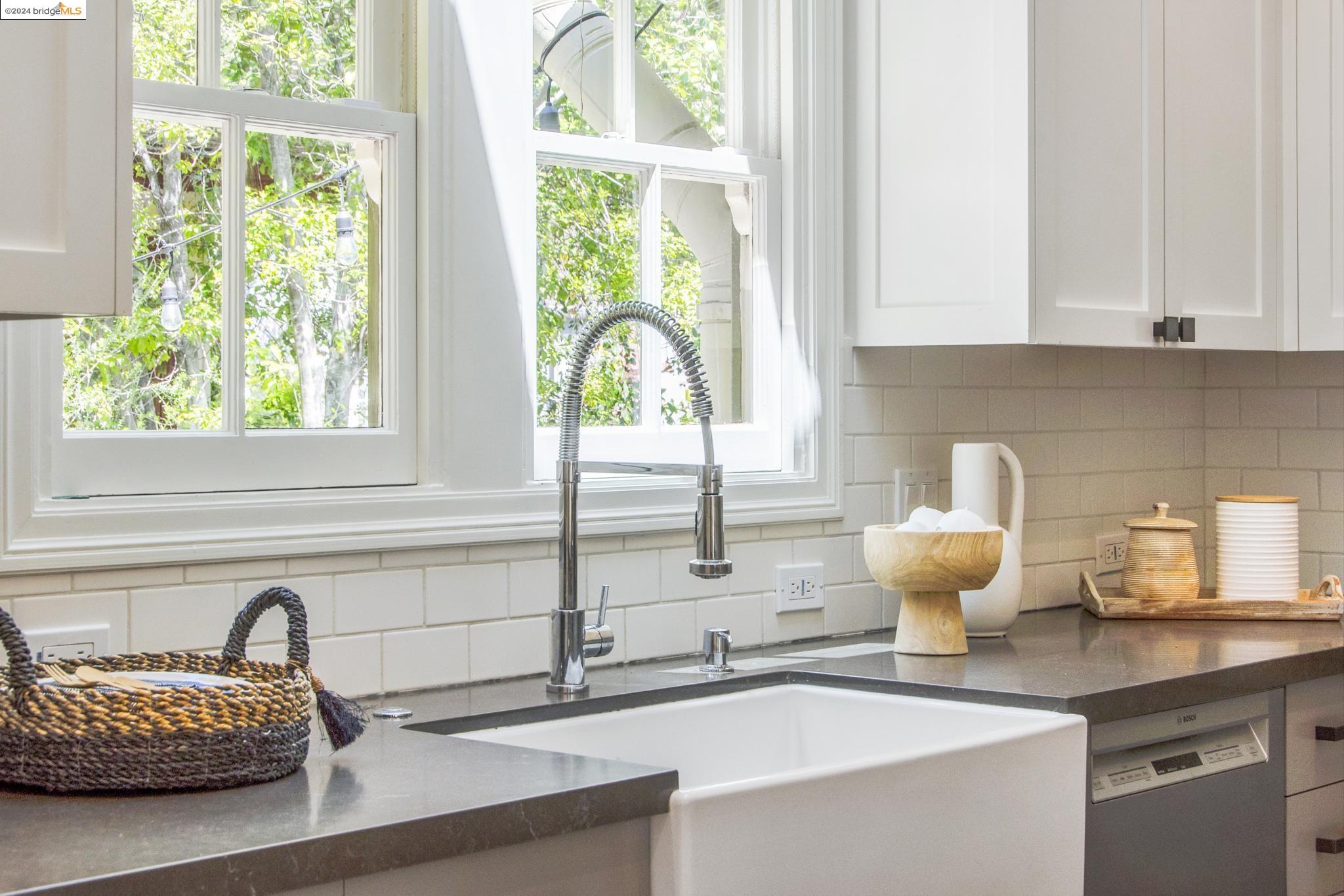 1450 Trestle Glen Rd