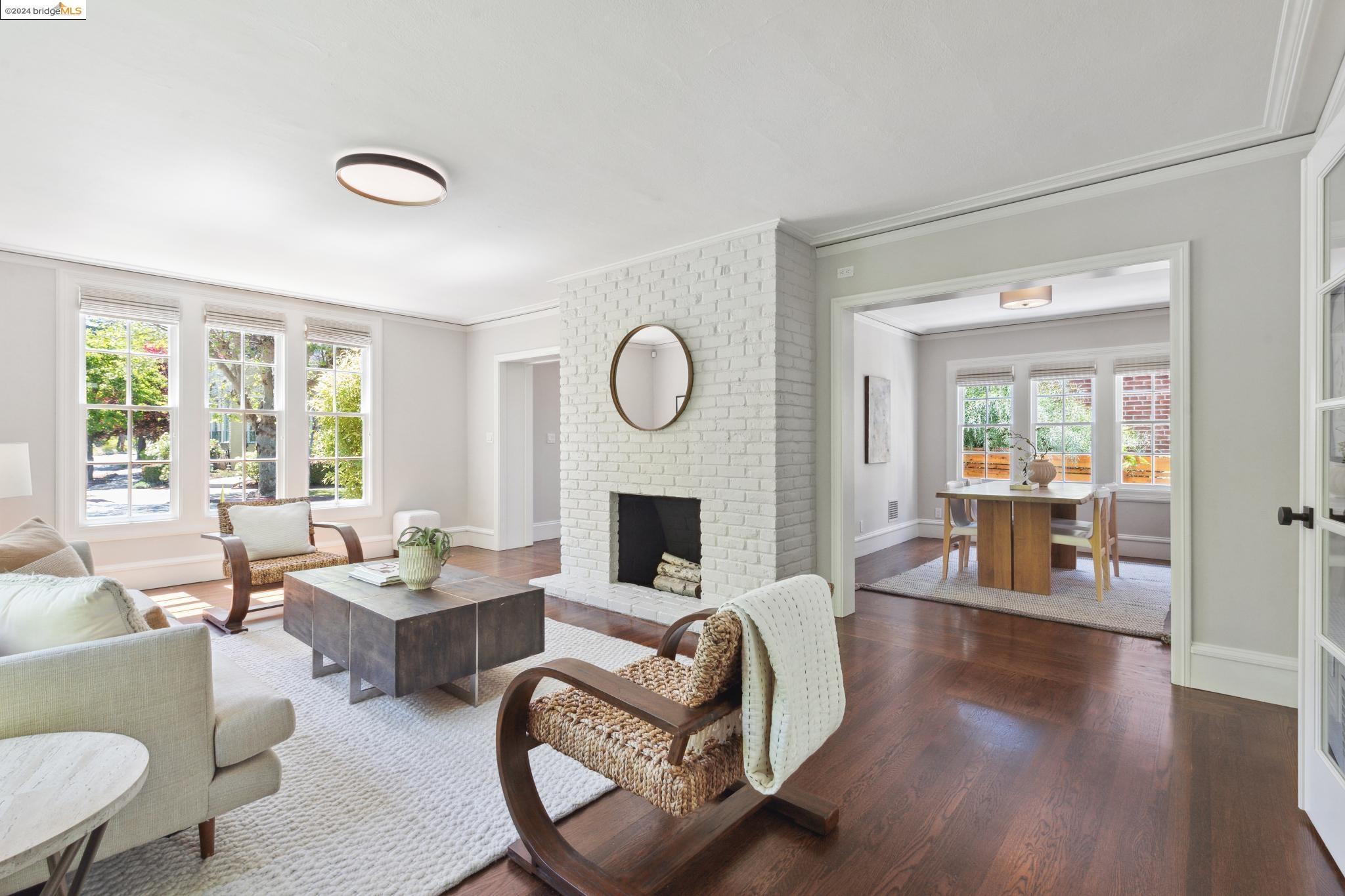 1450 Trestle Glen Rd