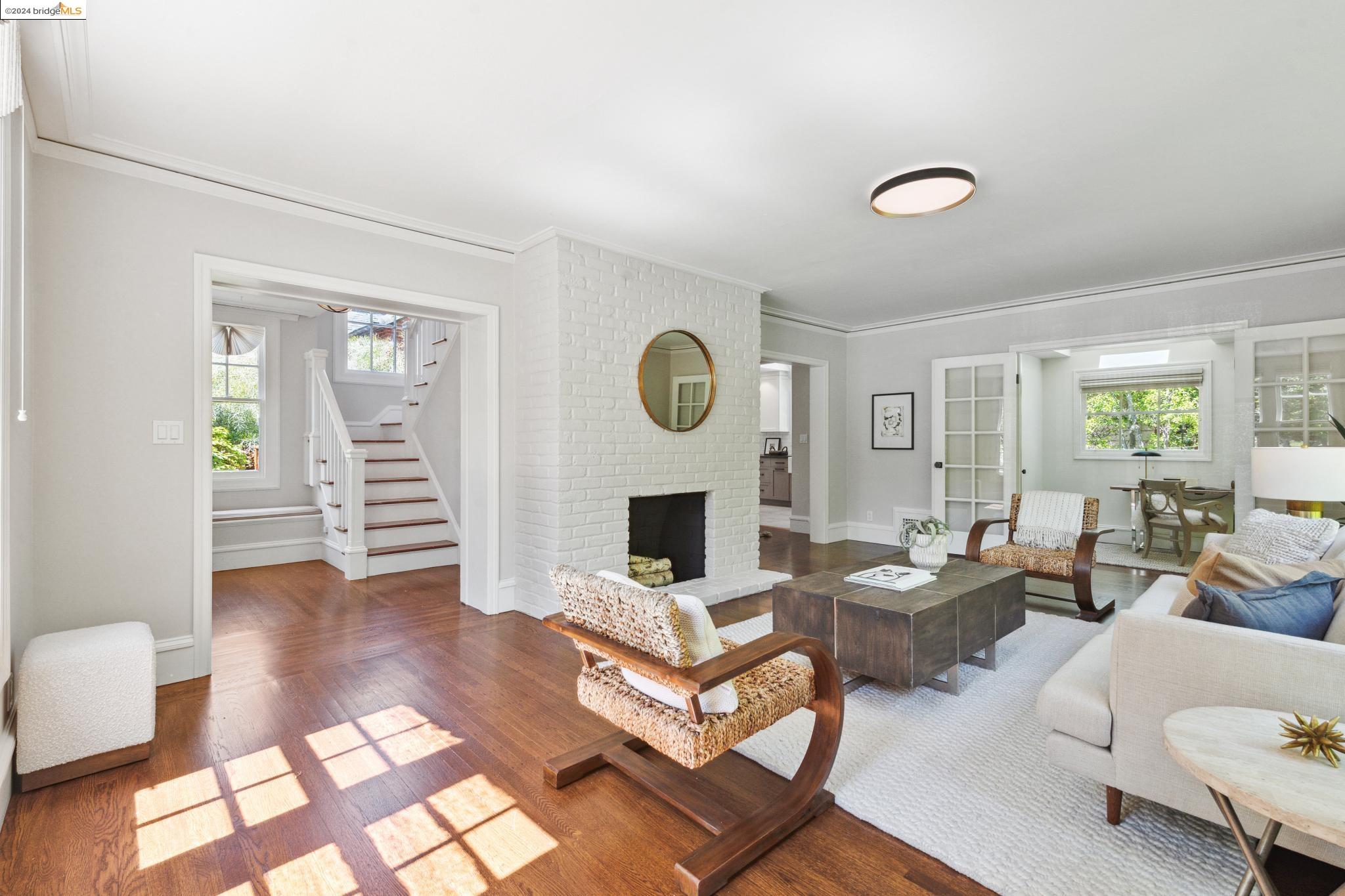 1450 Trestle Glen Rd