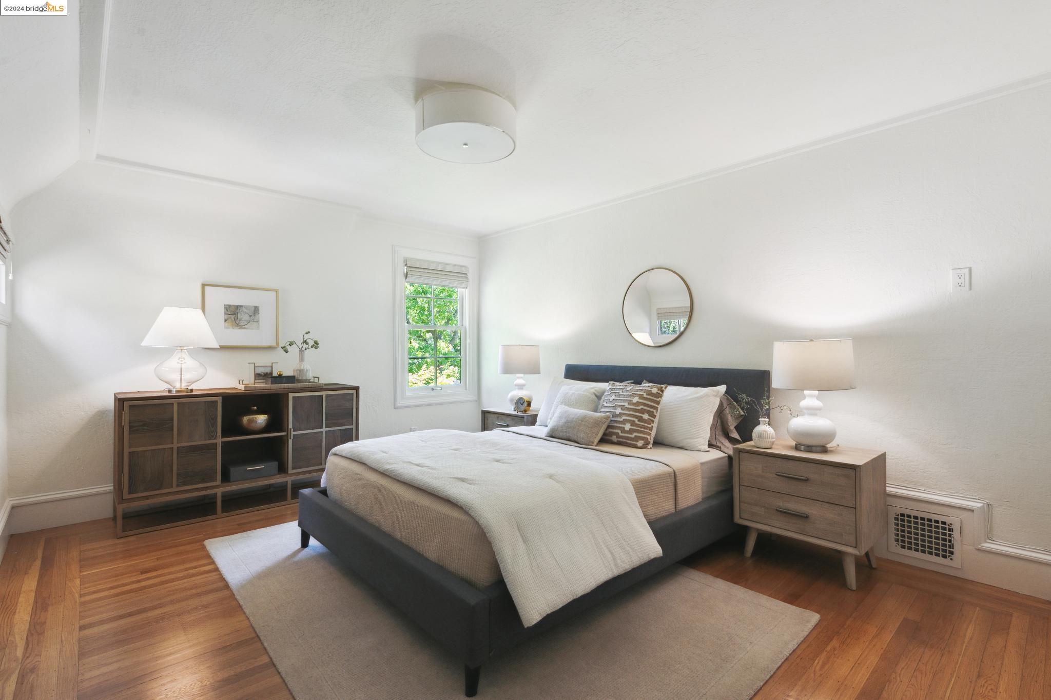 1450 Trestle Glen Rd