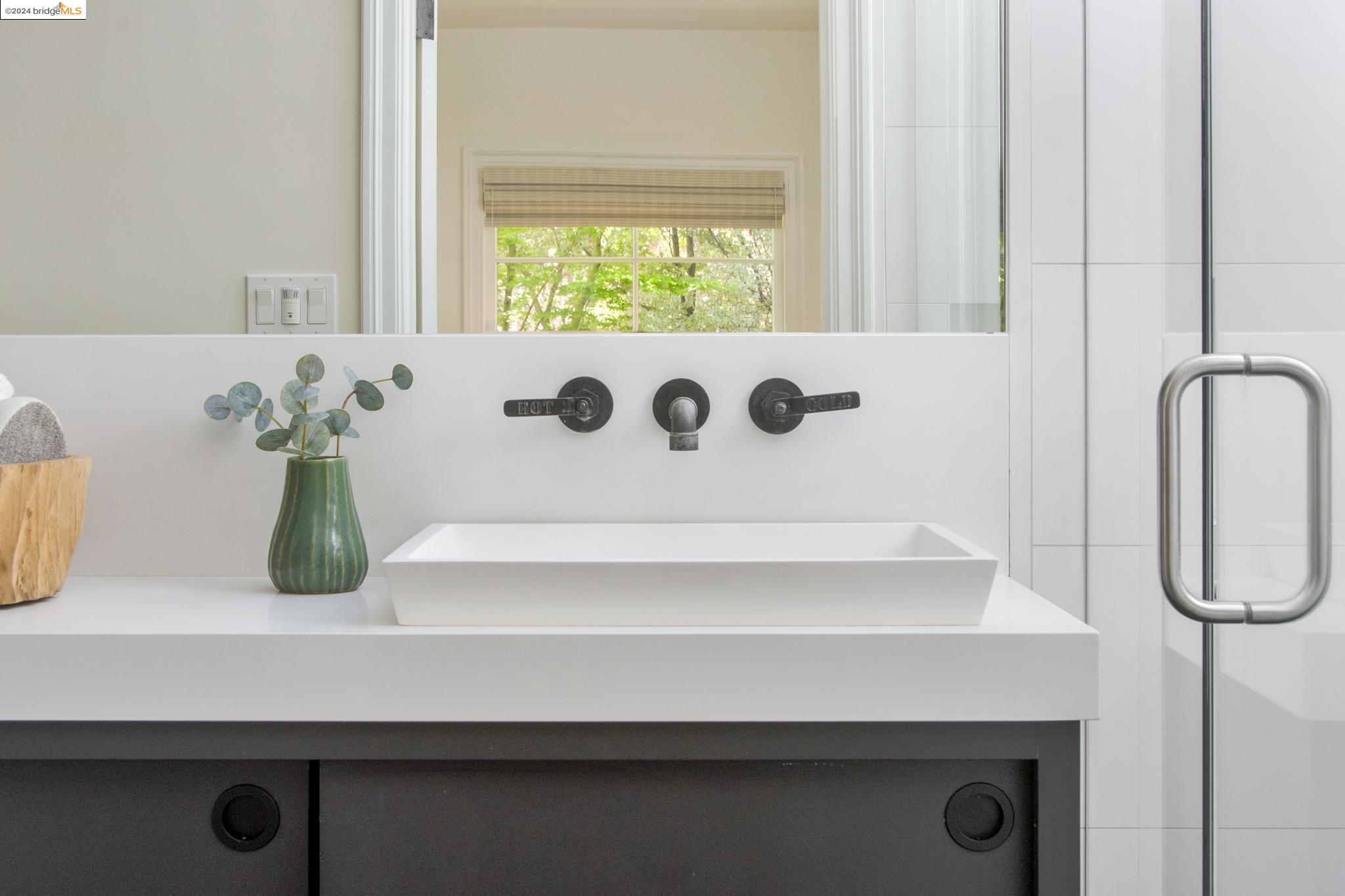 1450 Trestle Glen Rd