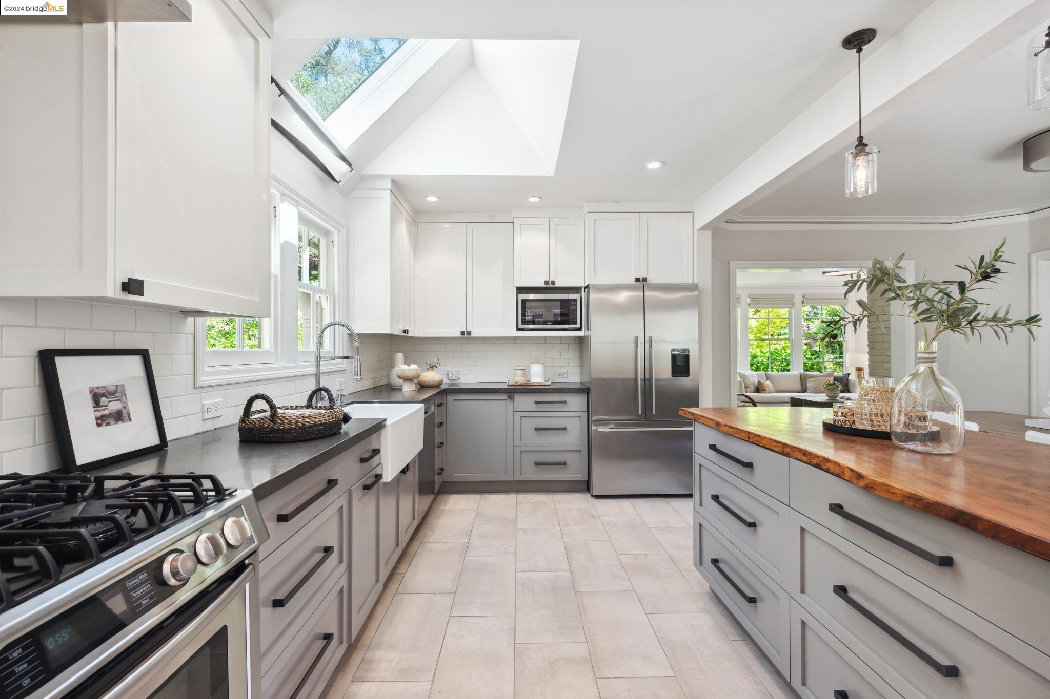 1450 Trestle Glen Rd