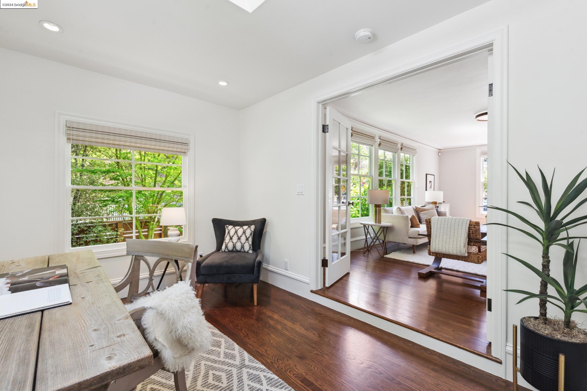 1450 Trestle Glen Rd