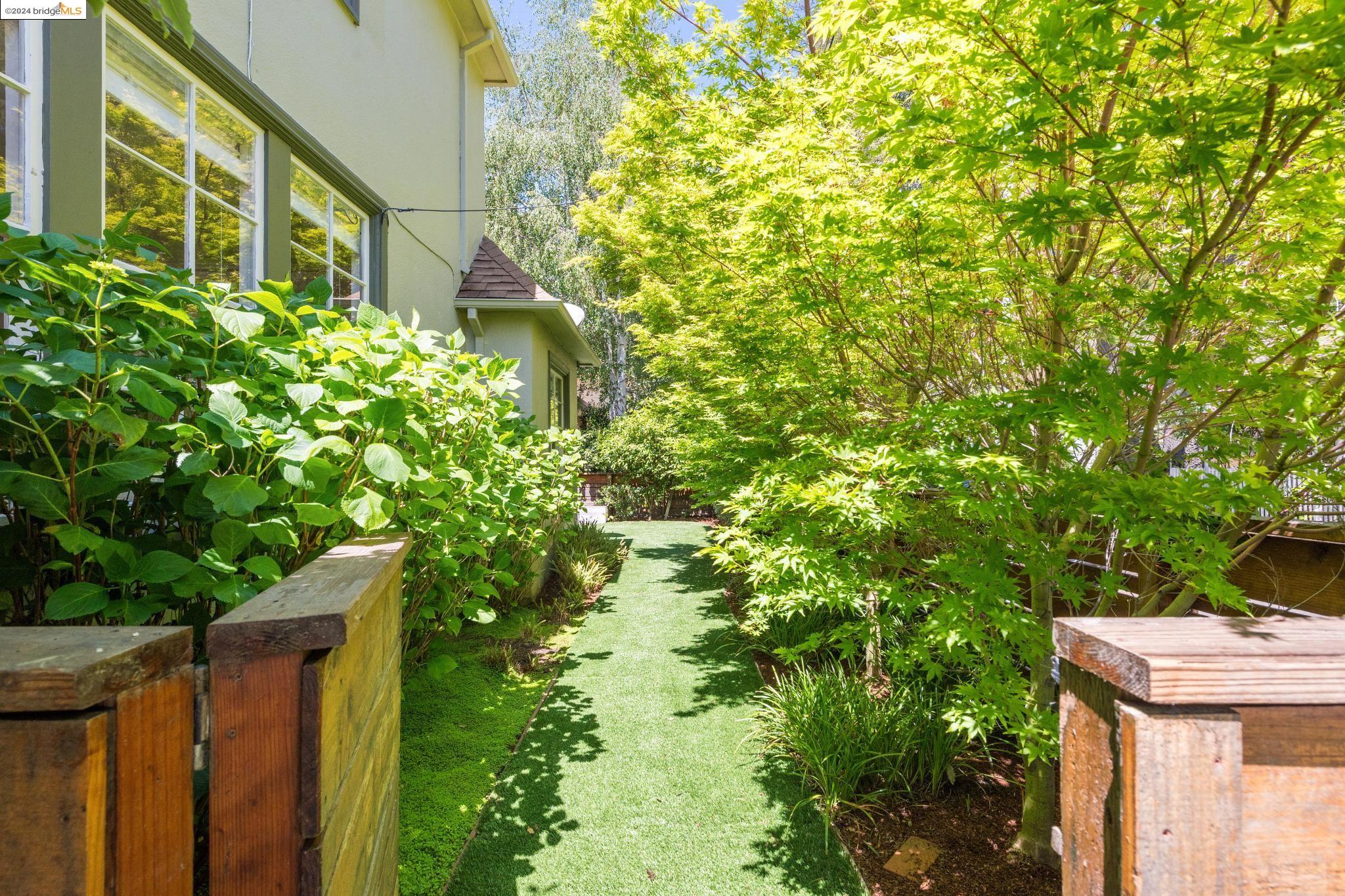 1450 Trestle Glen Rd