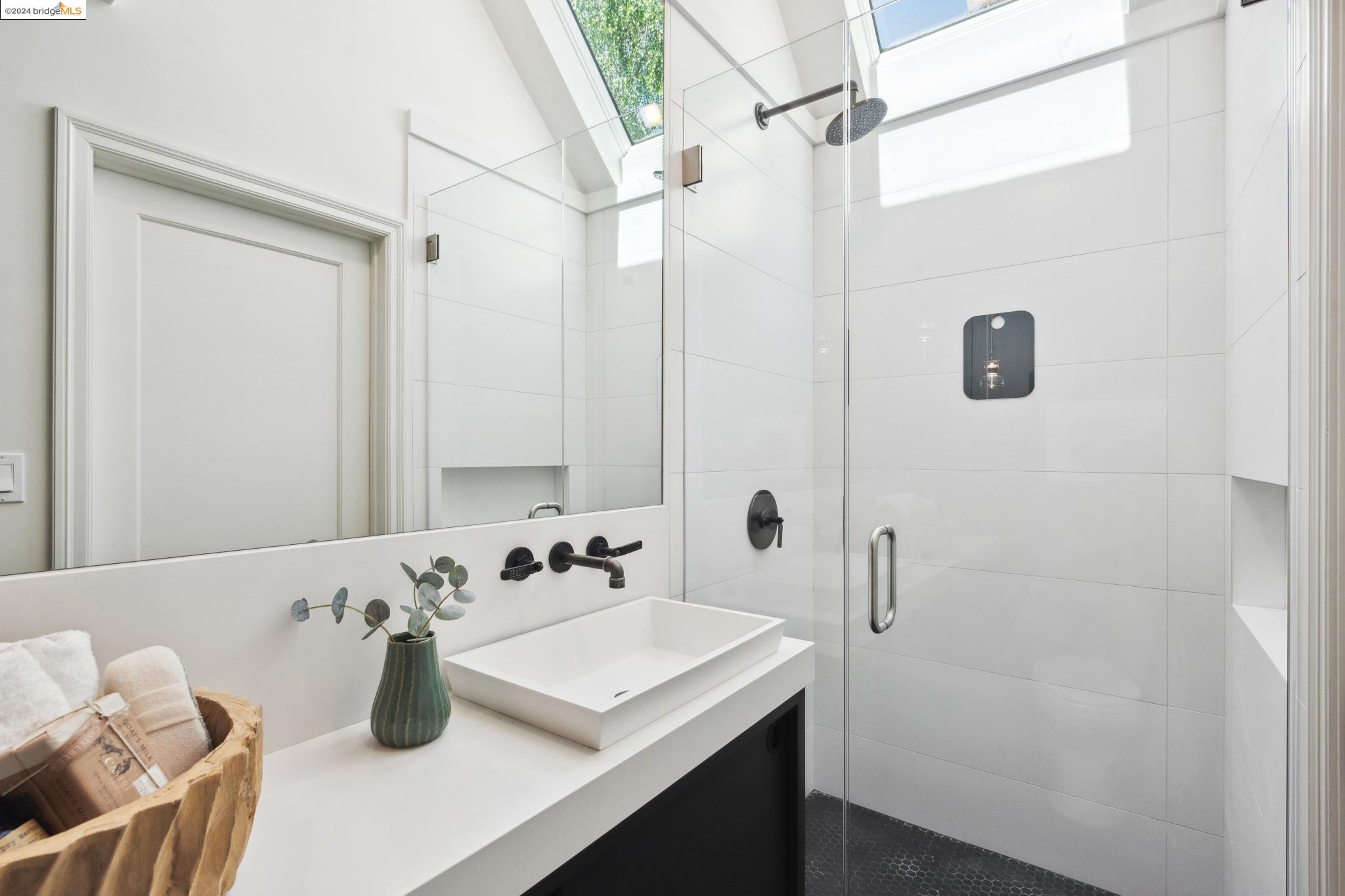 1450 Trestle Glen Rd