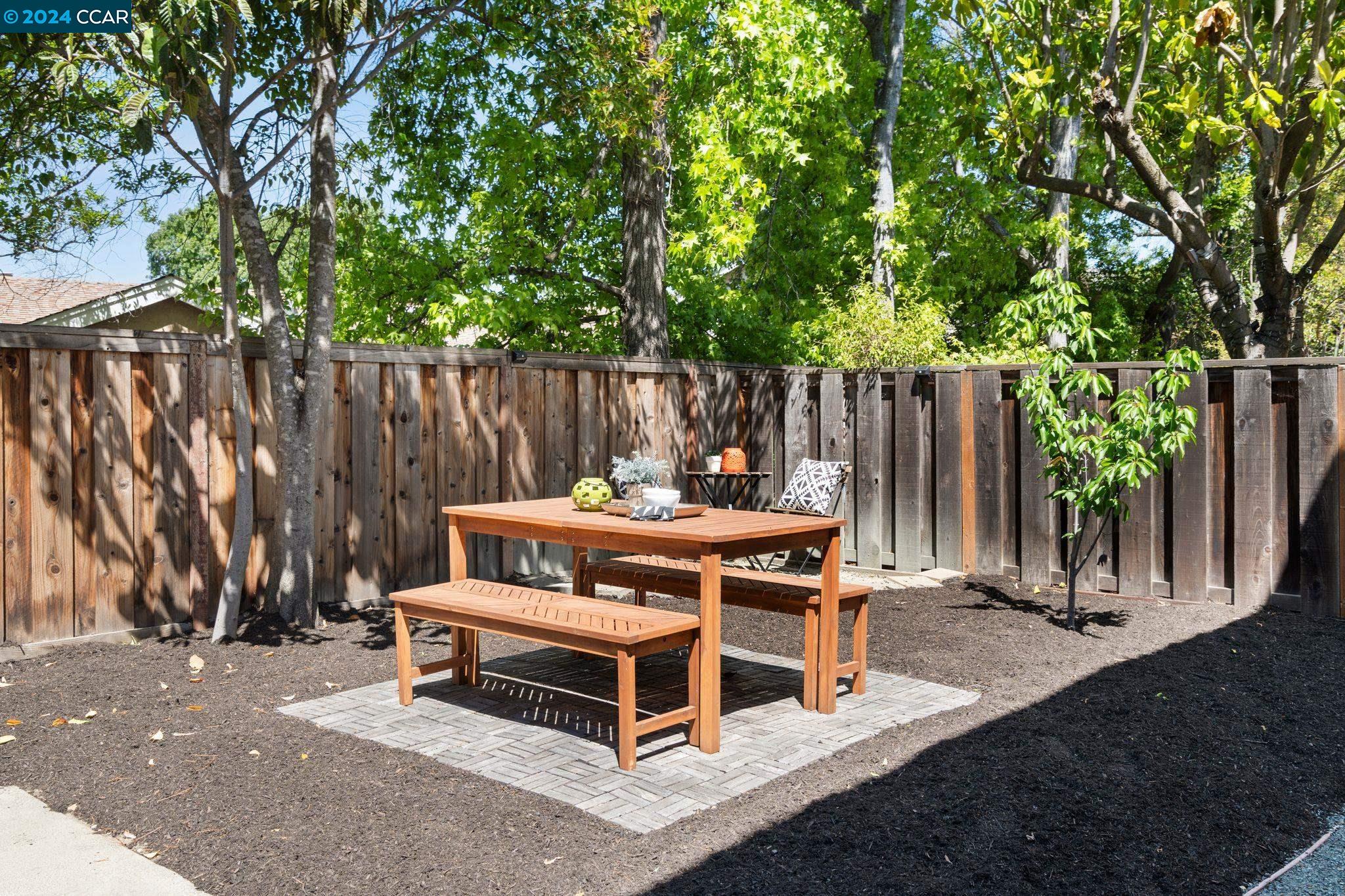 6352 Greenridge Court