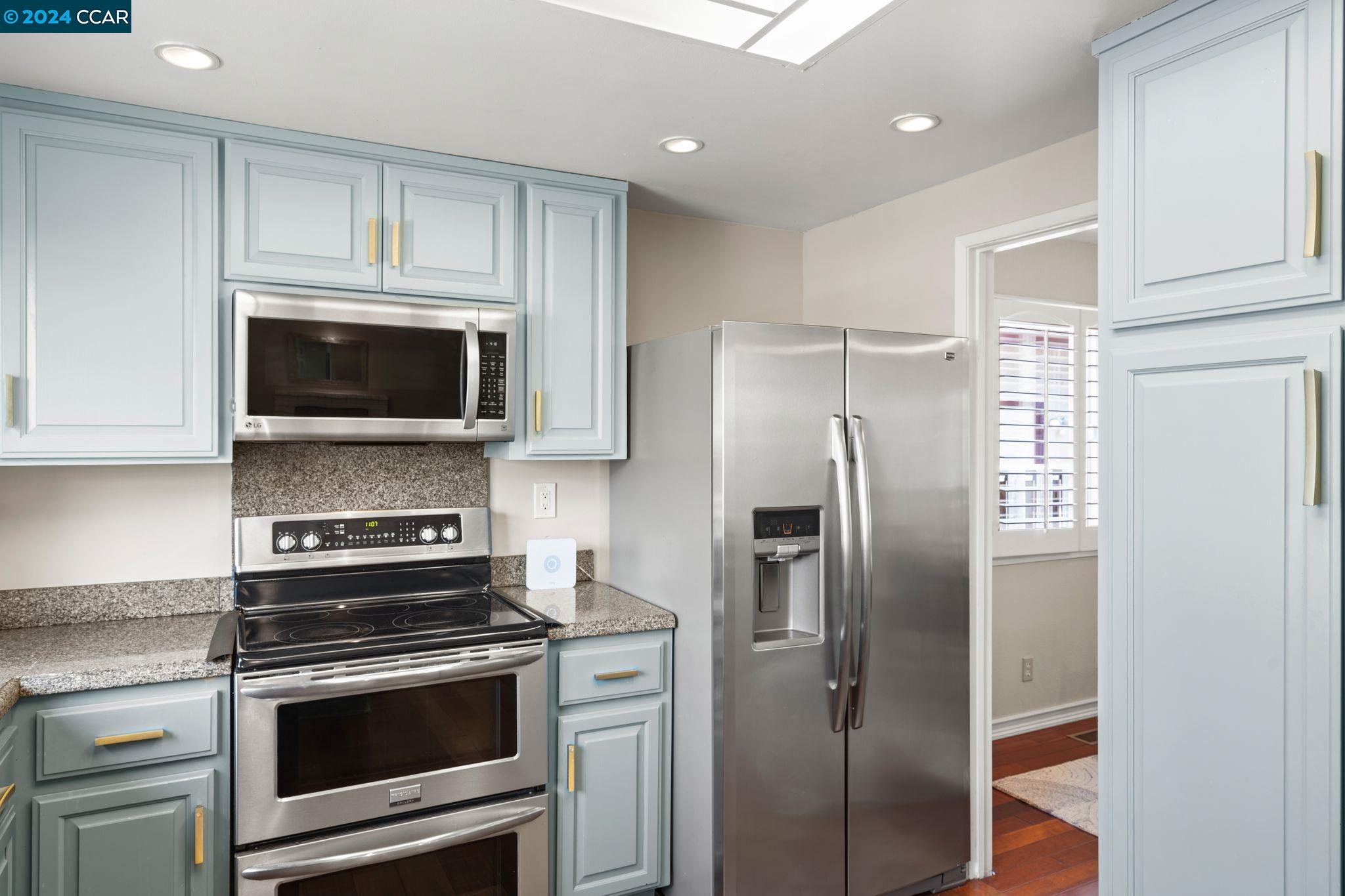 6352 Greenridge Court