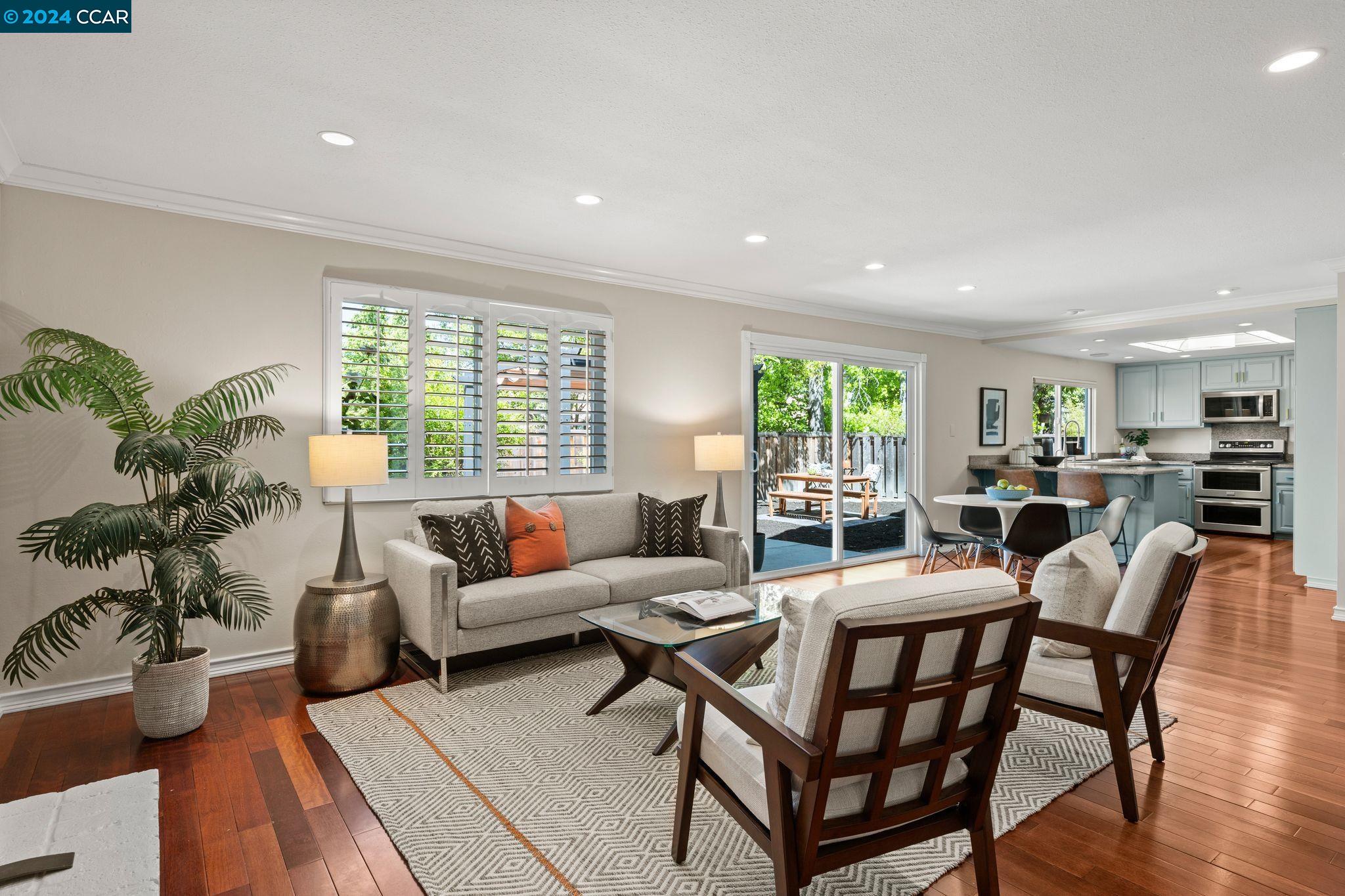 6352 Greenridge Court