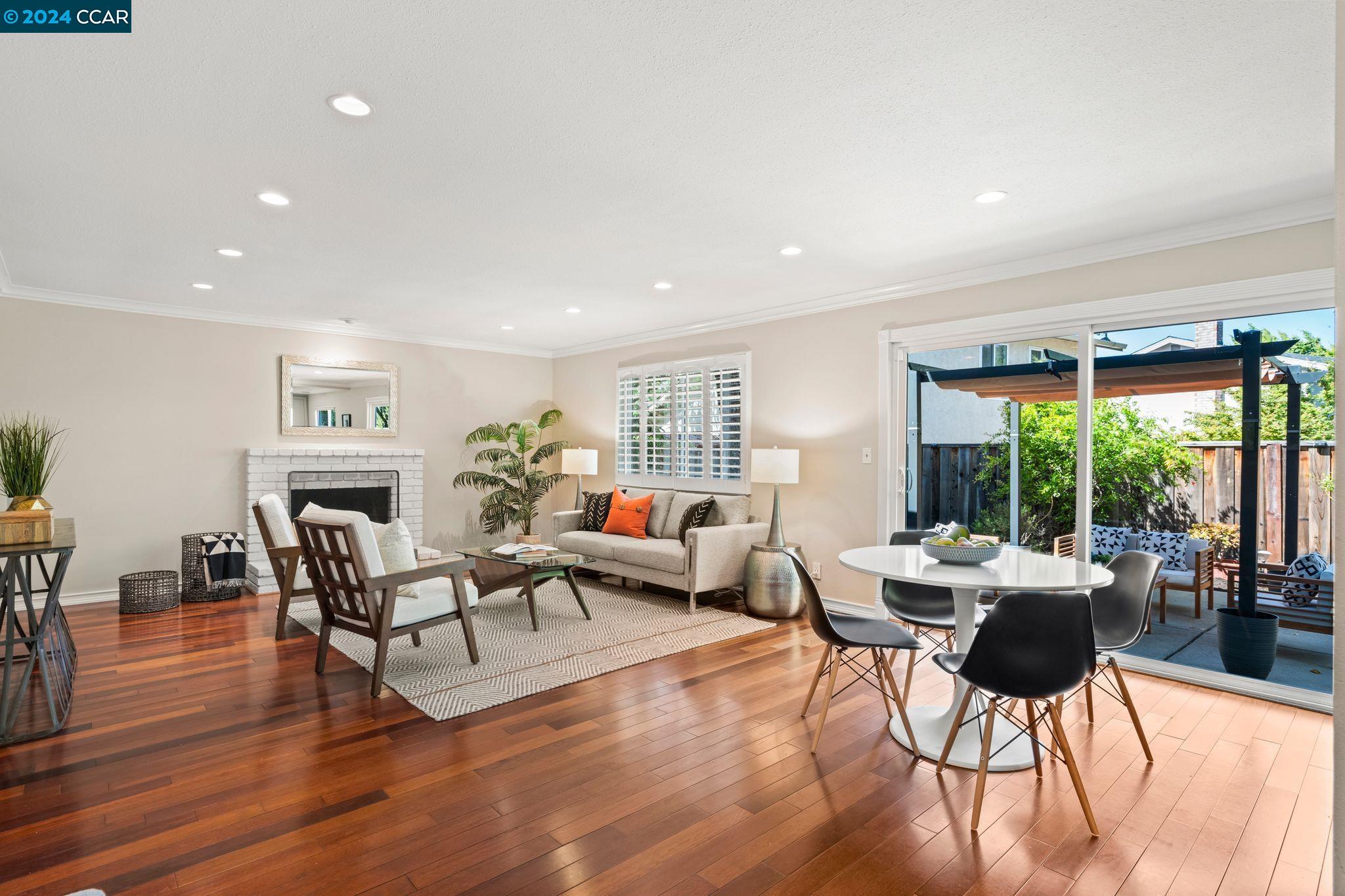 6352 Greenridge Court