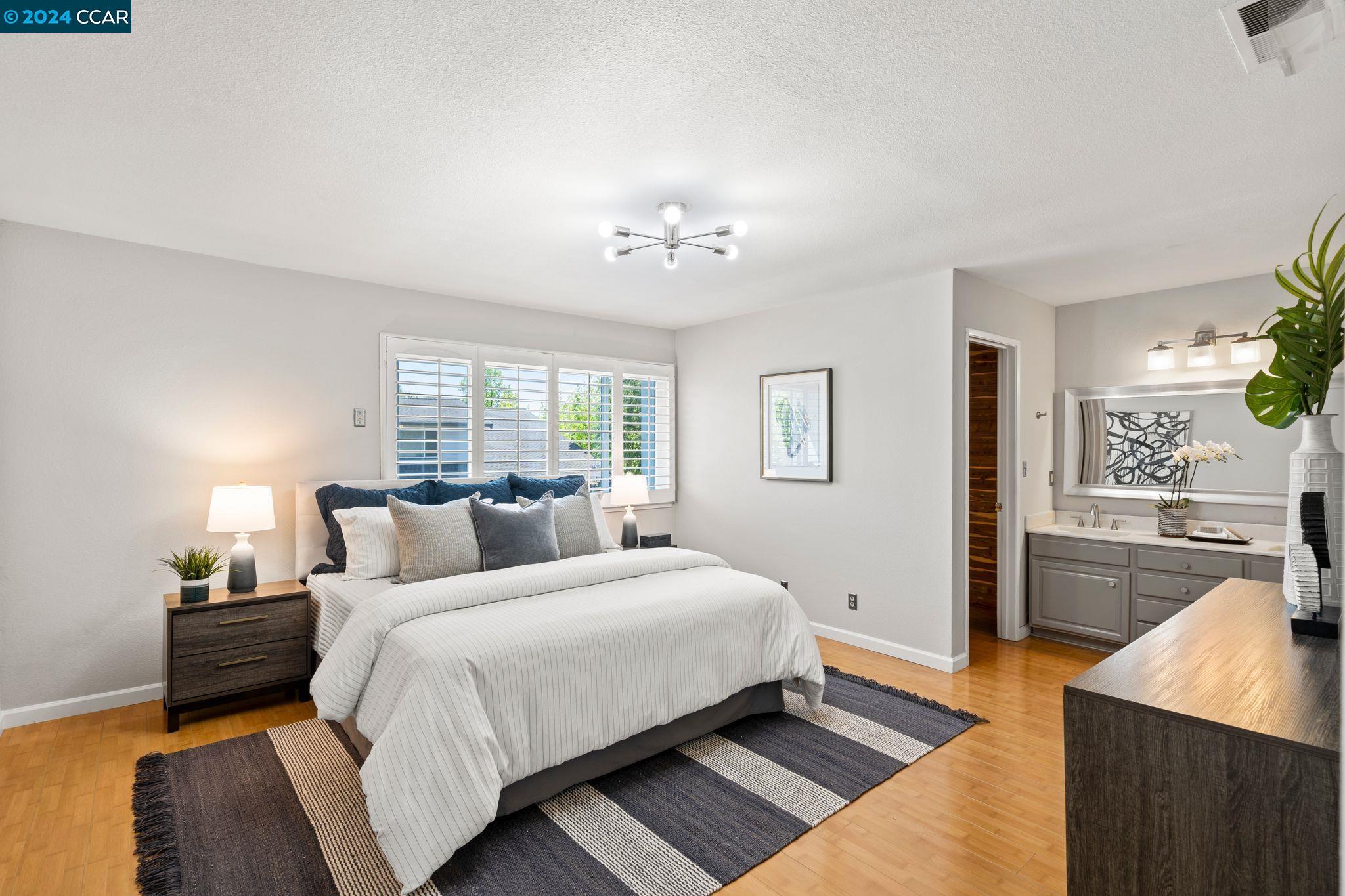 6352 Greenridge Court