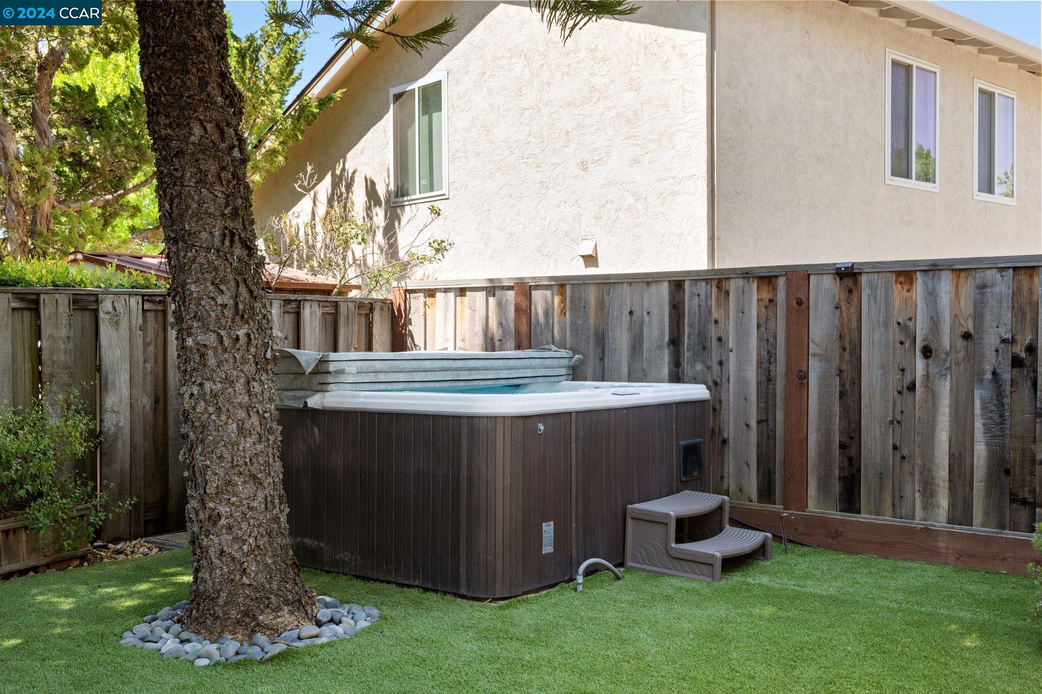 6352 Greenridge Court