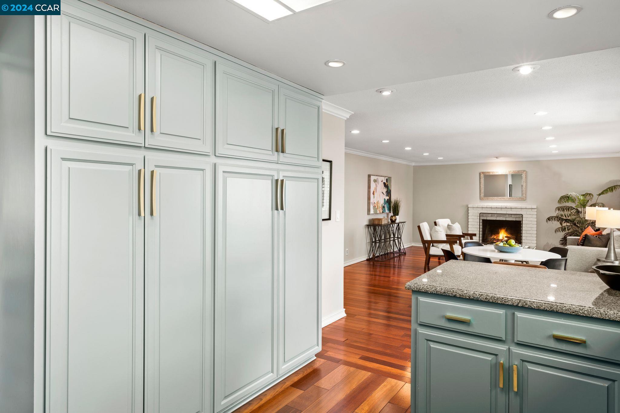 6352 Greenridge Court