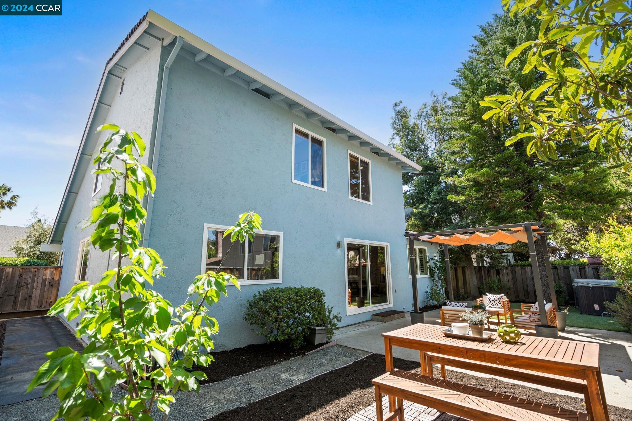 6352 Greenridge Court