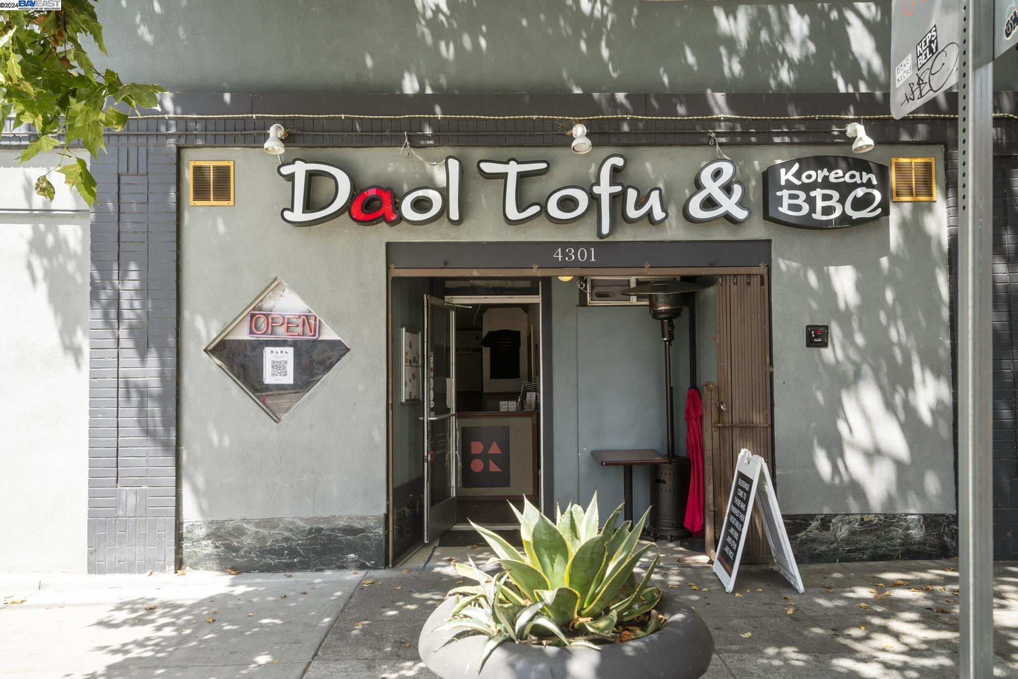 574 48th Street # 302