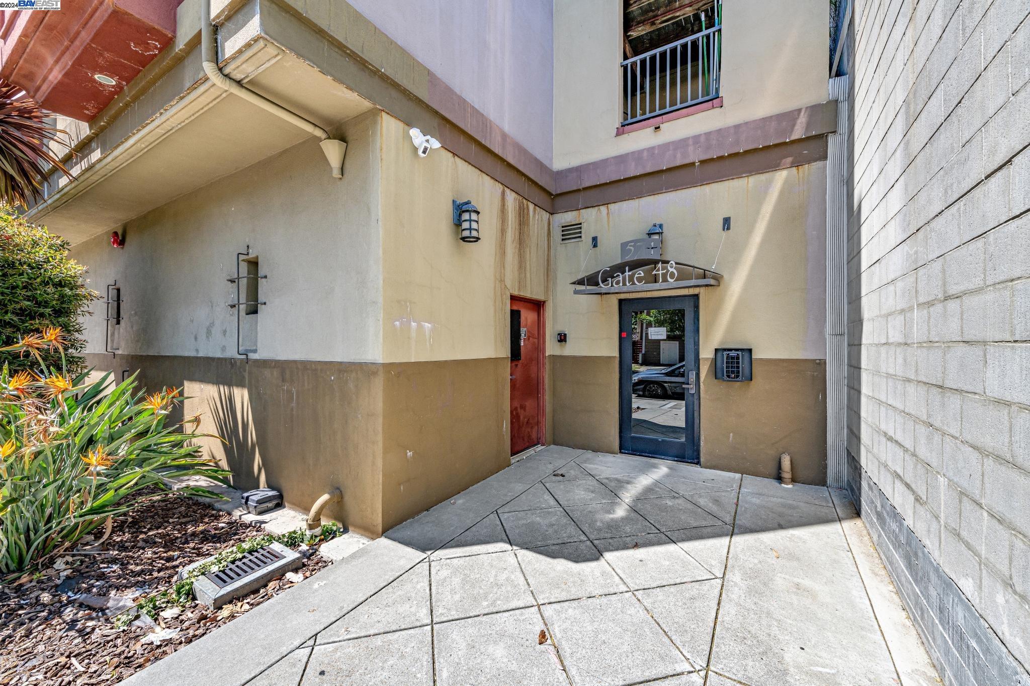 574 48th Street # 302