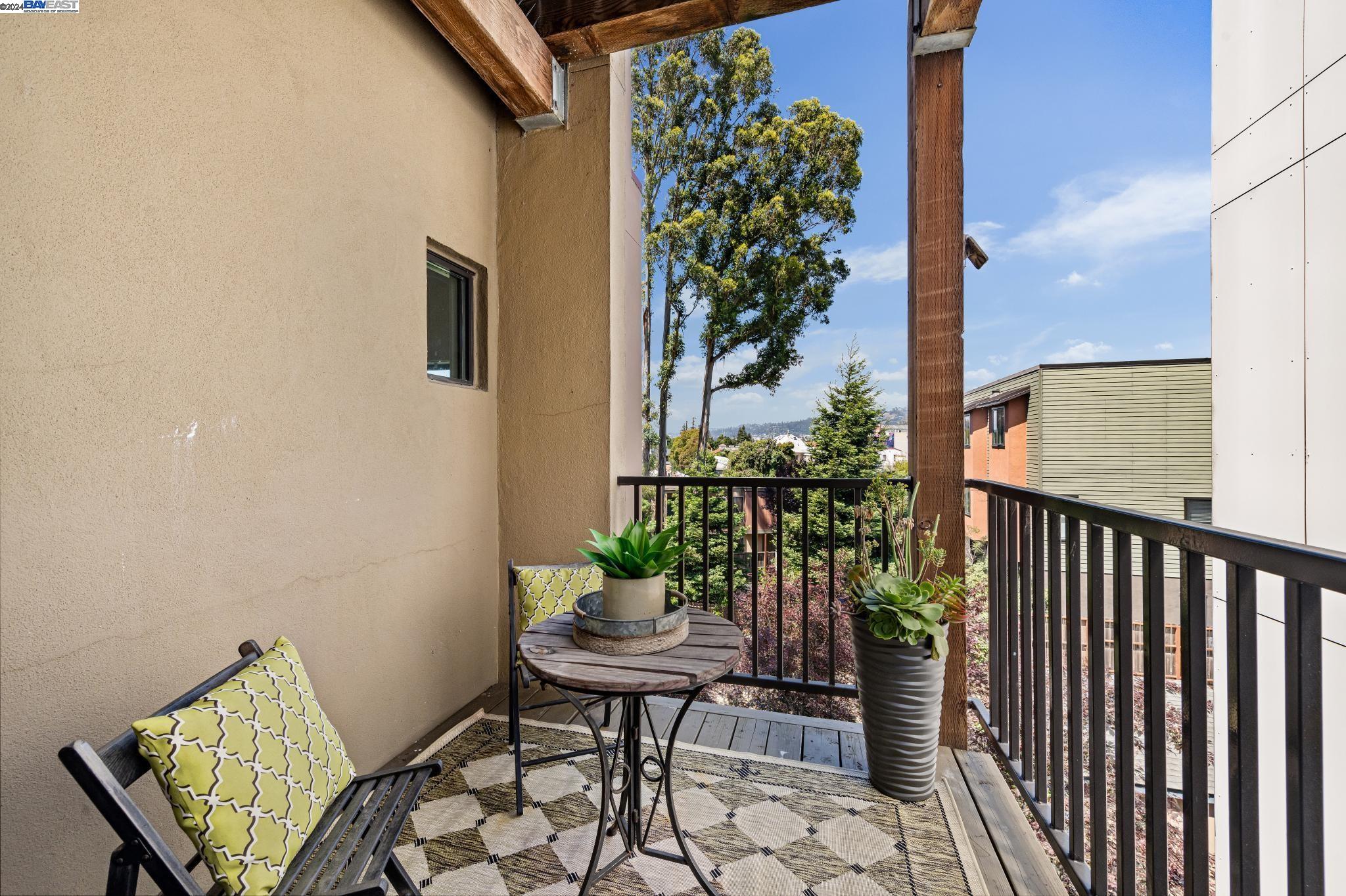 574 48th Street # 302