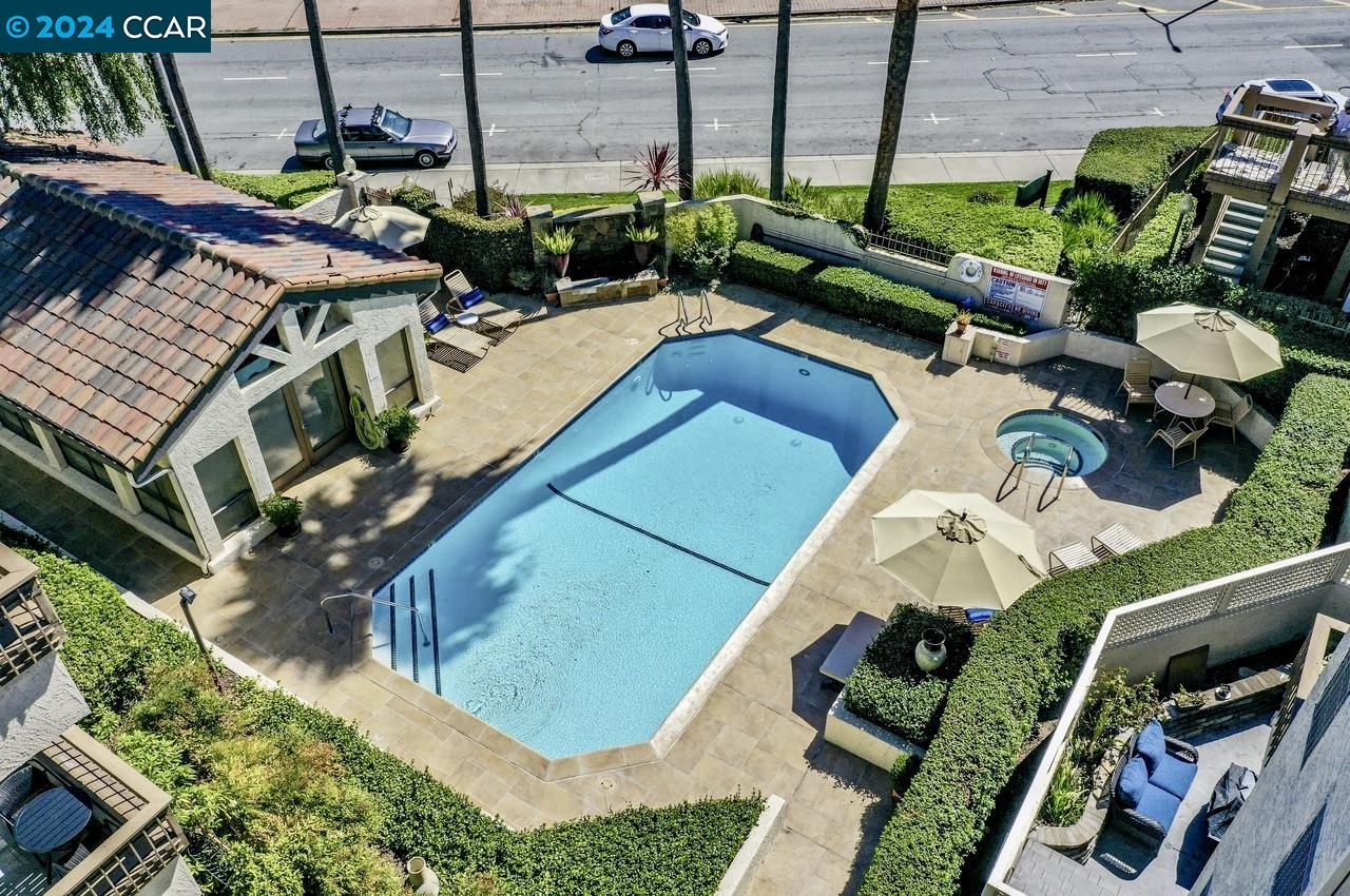 911 S Villa Way