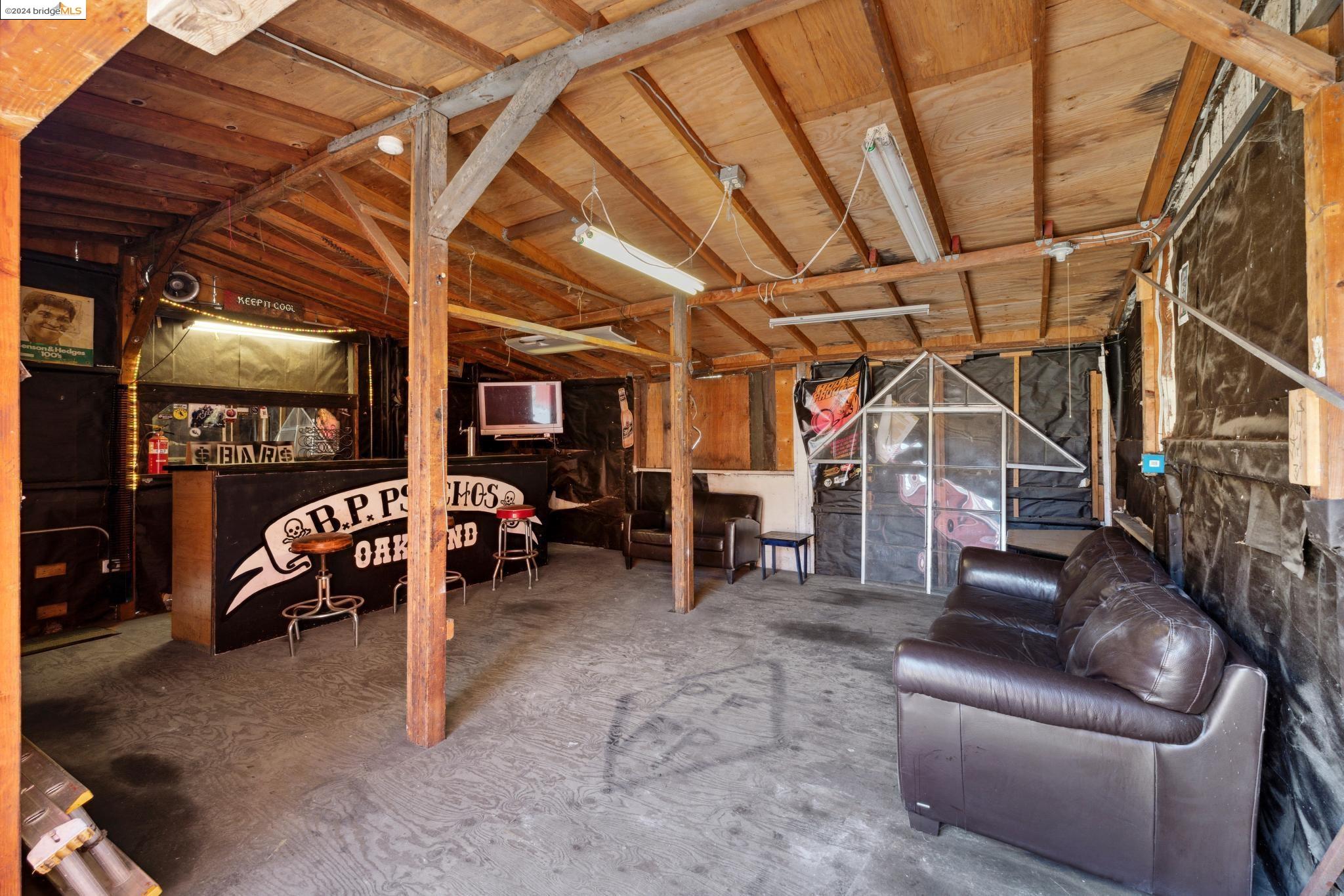 1221 28Th St